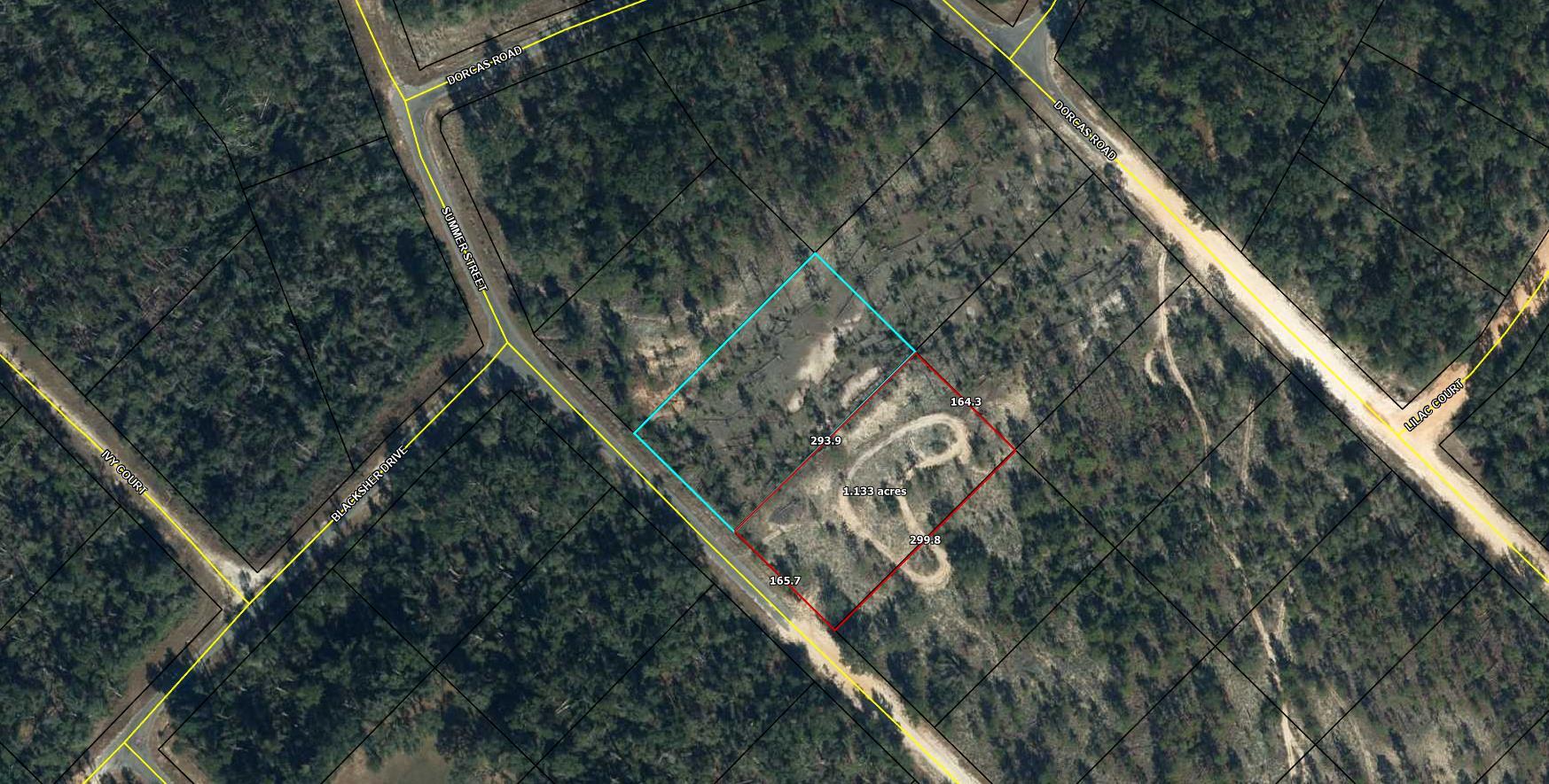 Large 1.126 acre lot in Compass Lake in the Hills. There is a voluntary HOA of $135 a year, but what a great price for all the amenities that are included such as: access to 2 lakes for fishing, tennis, horse stables / riding, rental cabins, RV spots, boat rentals, clubhouse, and a golf range. Being an all-sports lake, enjoy water skiing, tubing, jet skiing, boating, sailing, kayaking & swimming. No need to worry about lunch while out on the water when you have a boat accessible shoreline restaurant. This location is great for someone who enjoys nature and a short drive to the beach since it is located half way between Panama City And Dothan. The area is rich in historical significance, with many restored antebellum plantation homes open for tours or as bed-and-breakfast