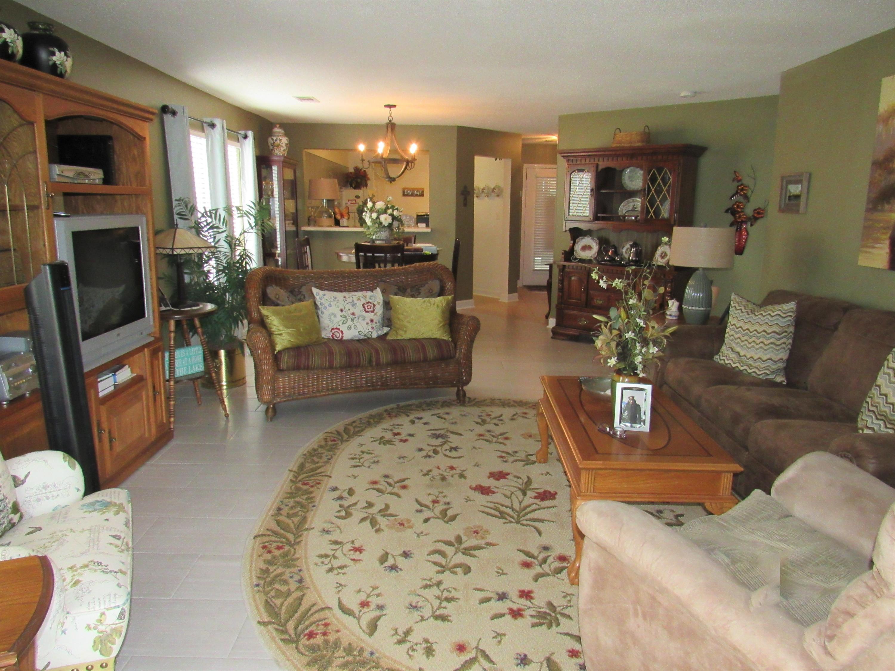 LAKESIDE CONDO AT BLUEWATER BAY - Residential