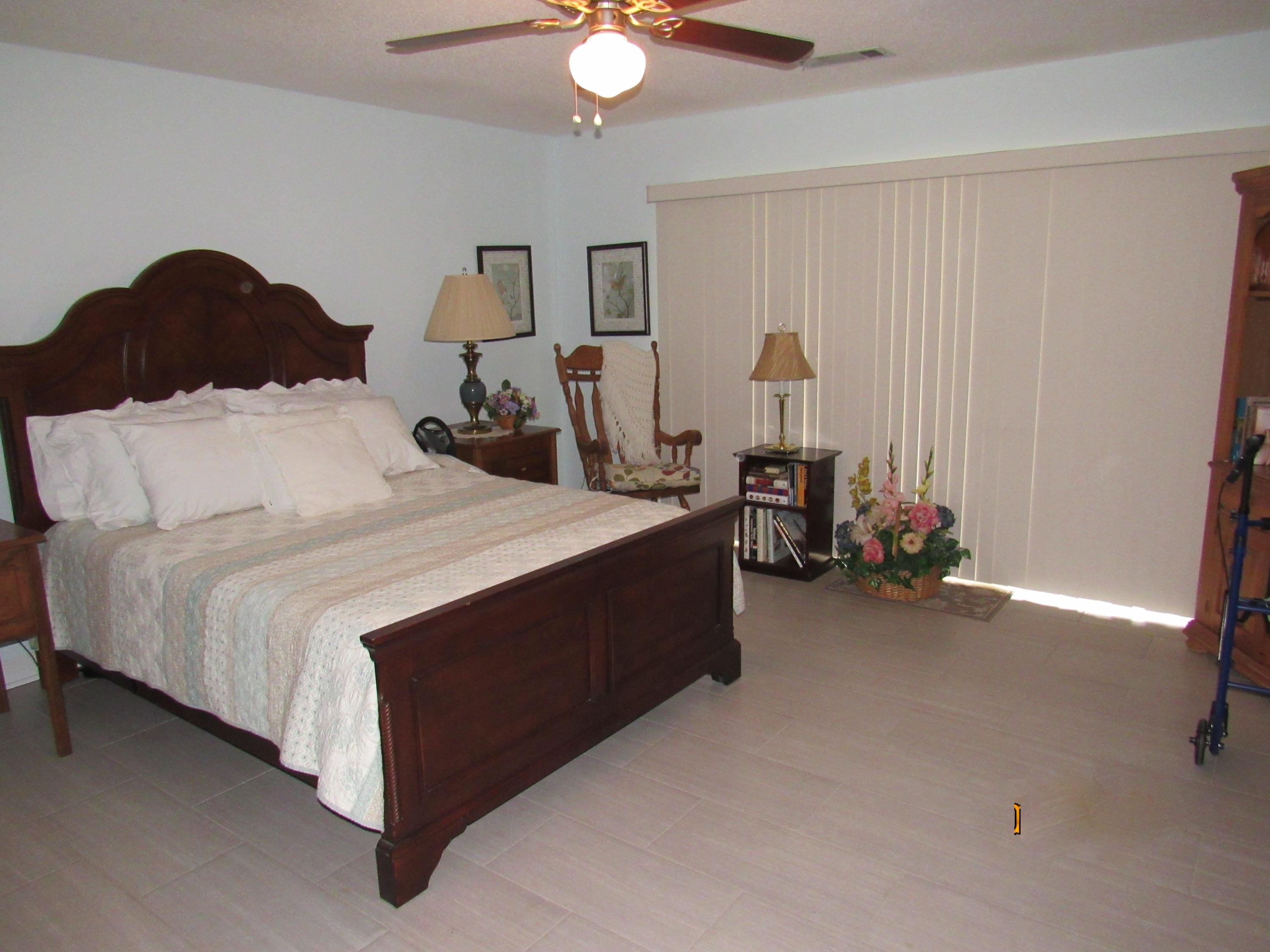 LAKESIDE CONDO AT BLUEWATER BAY - Residential