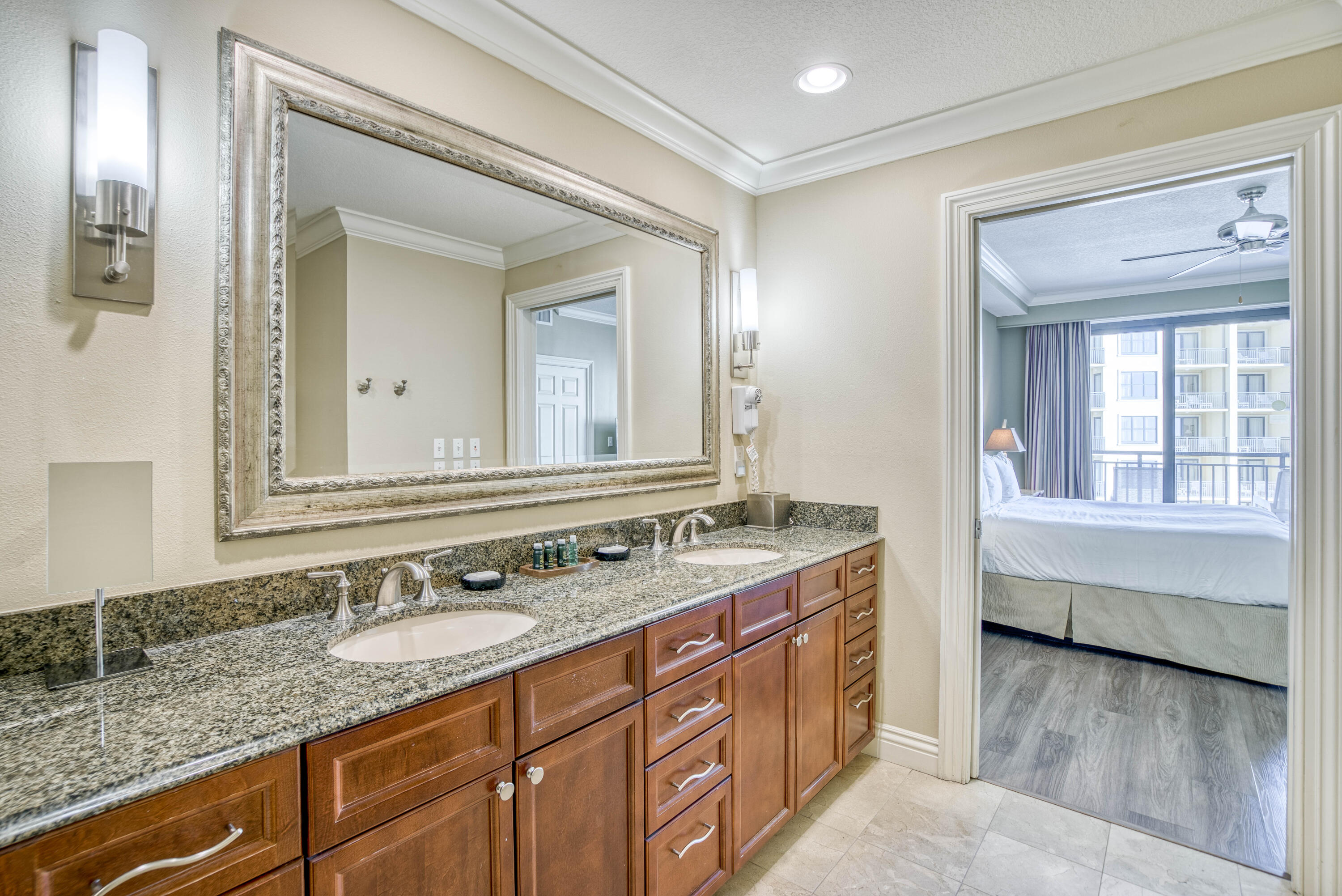 EMERALD GRANDE - Residential