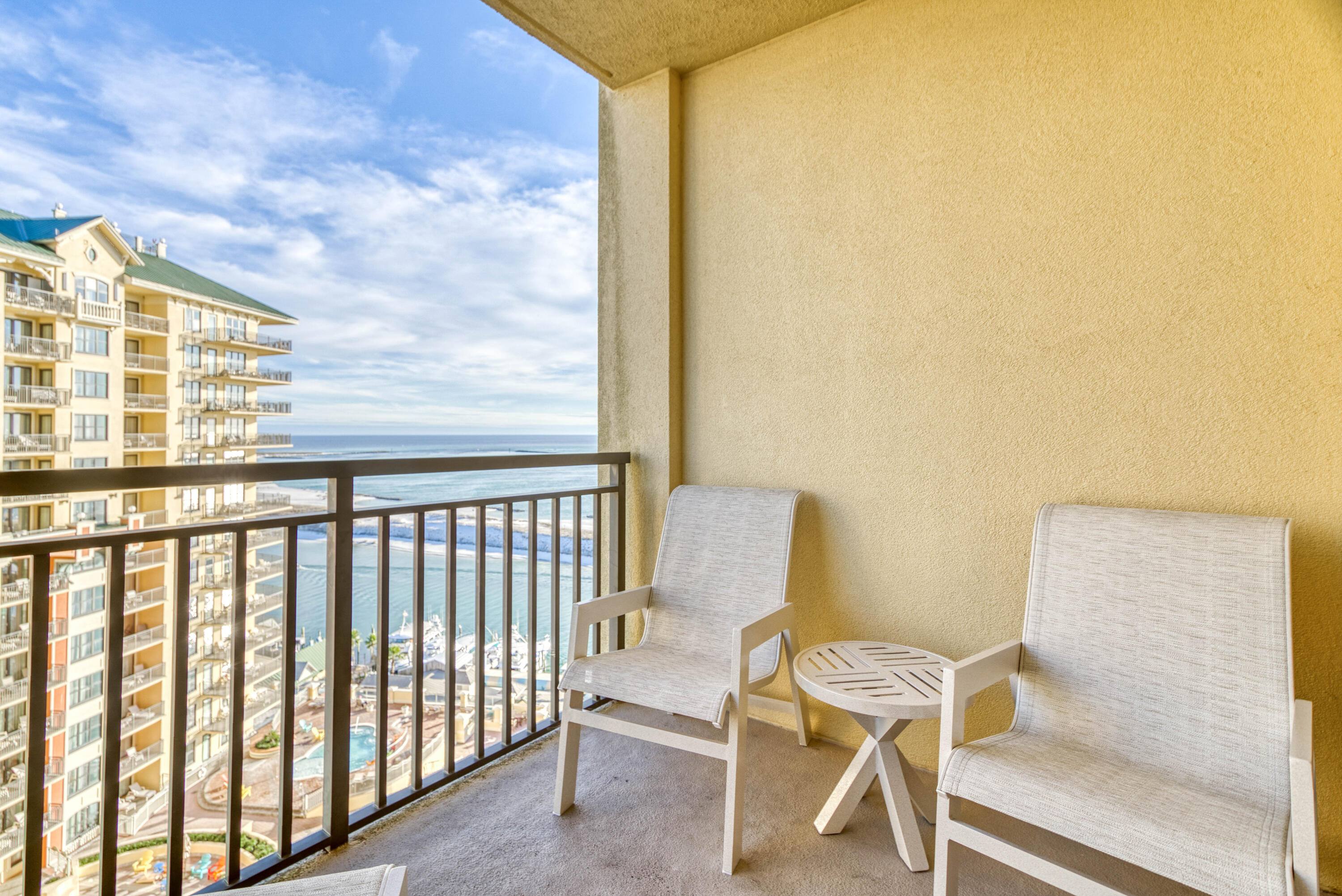 EMERALD GRANDE - Residential
