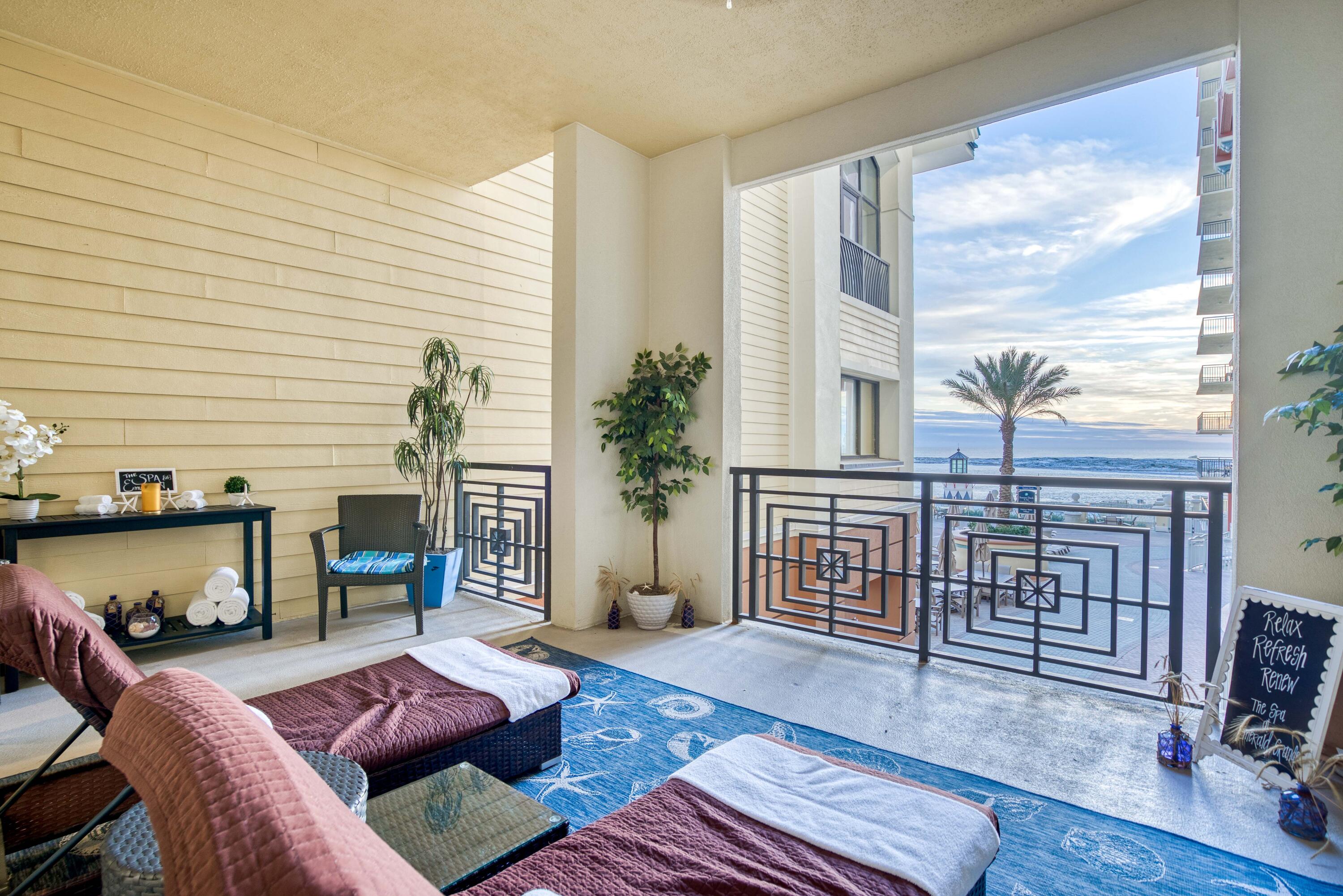 EMERALD GRANDE - Residential