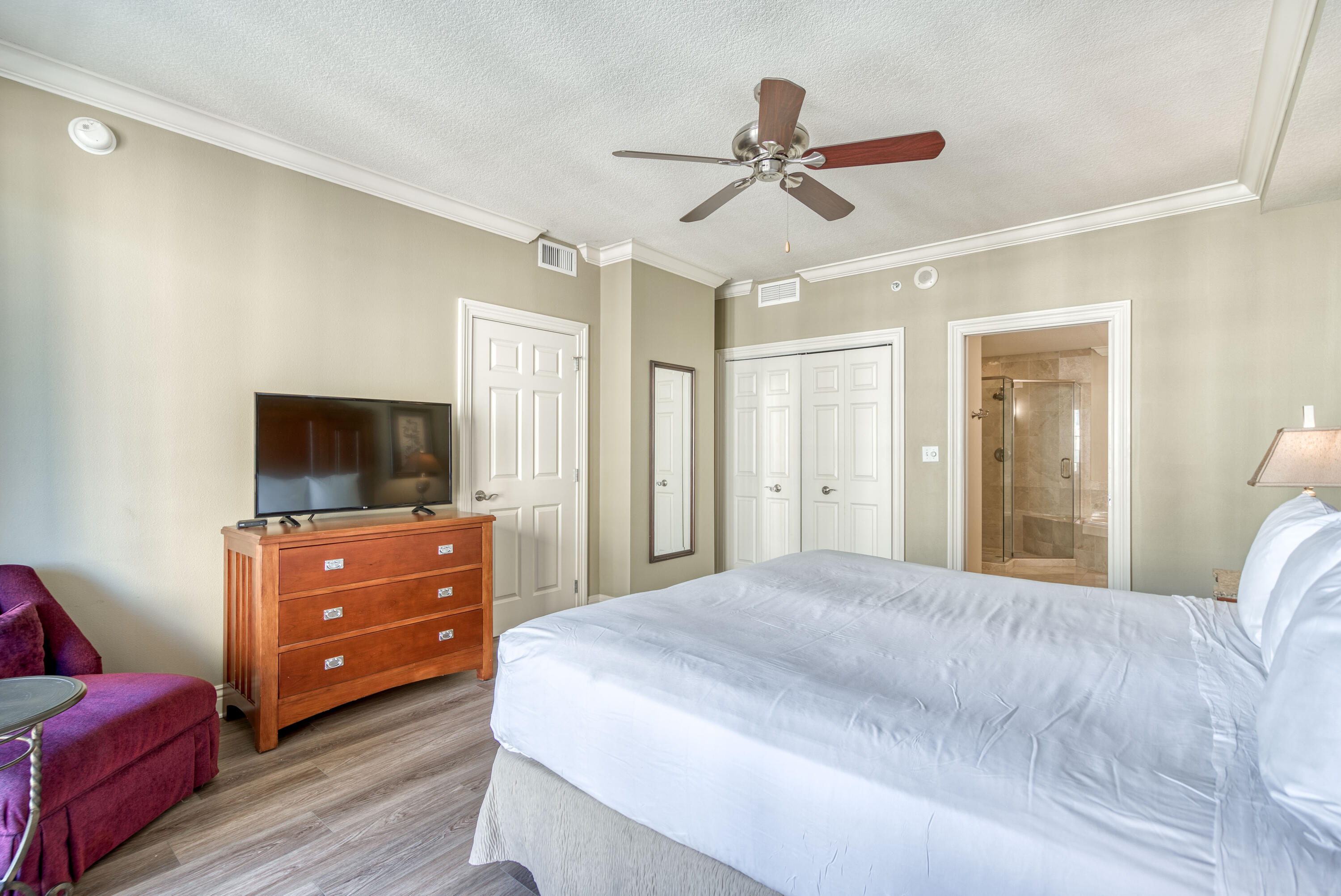 EMERALD GRANDE - Residential