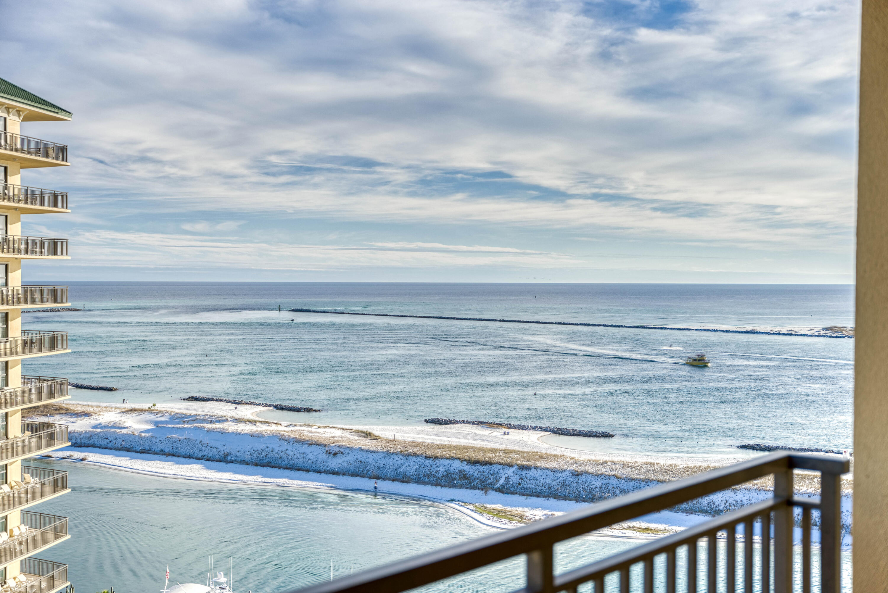 EMERALD GRANDE - Residential