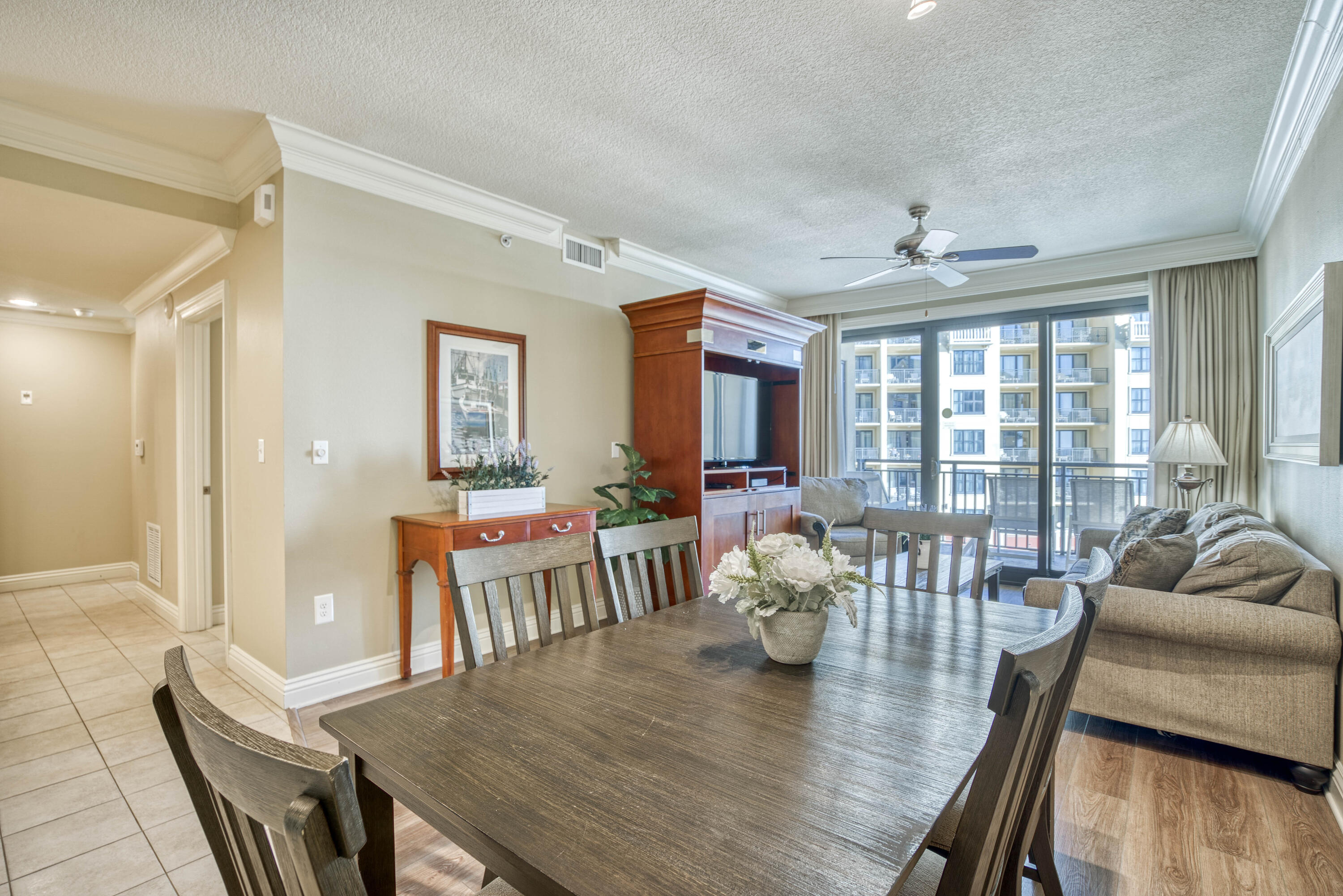 EMERALD GRANDE - Residential