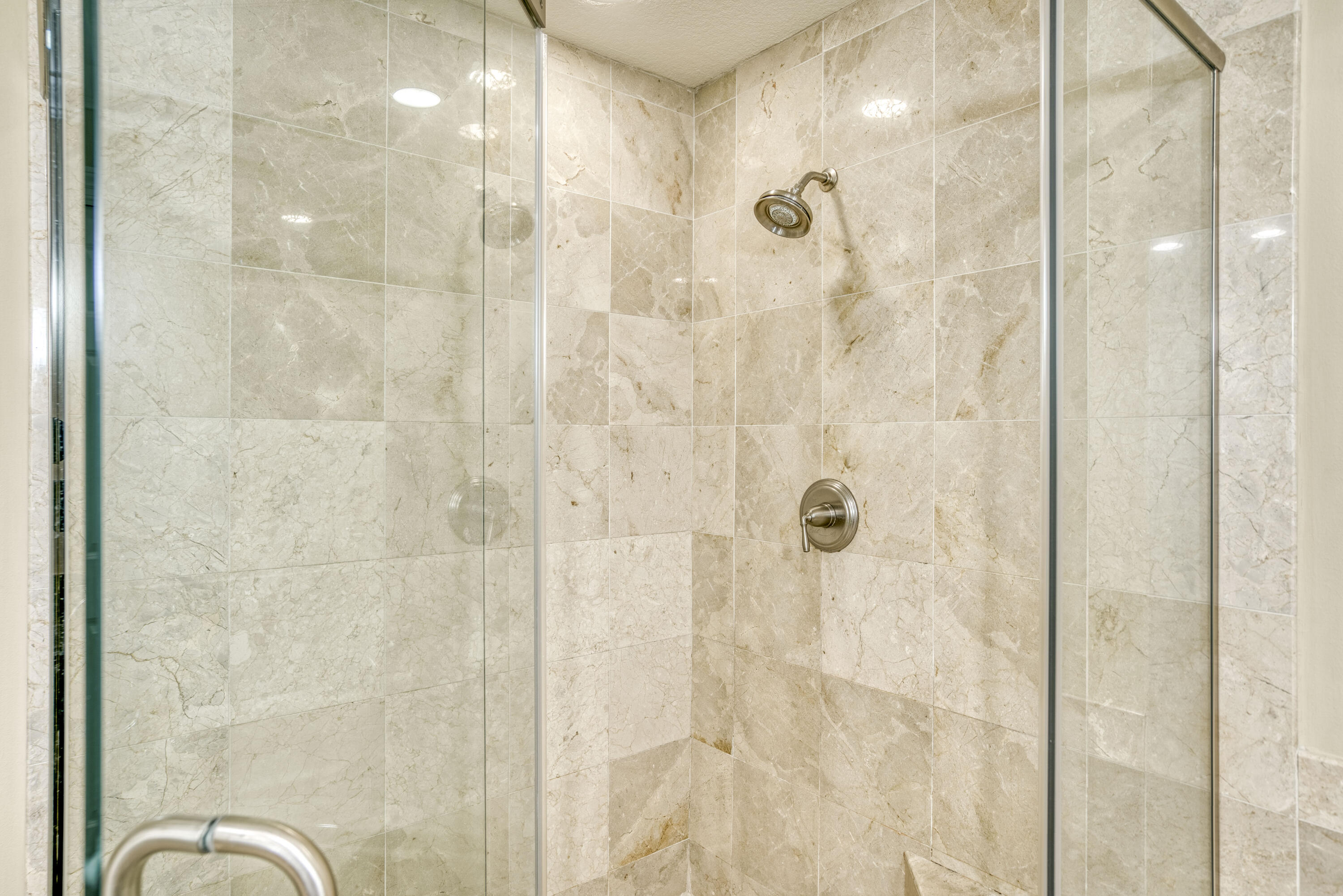 EMERALD GRANDE - Residential