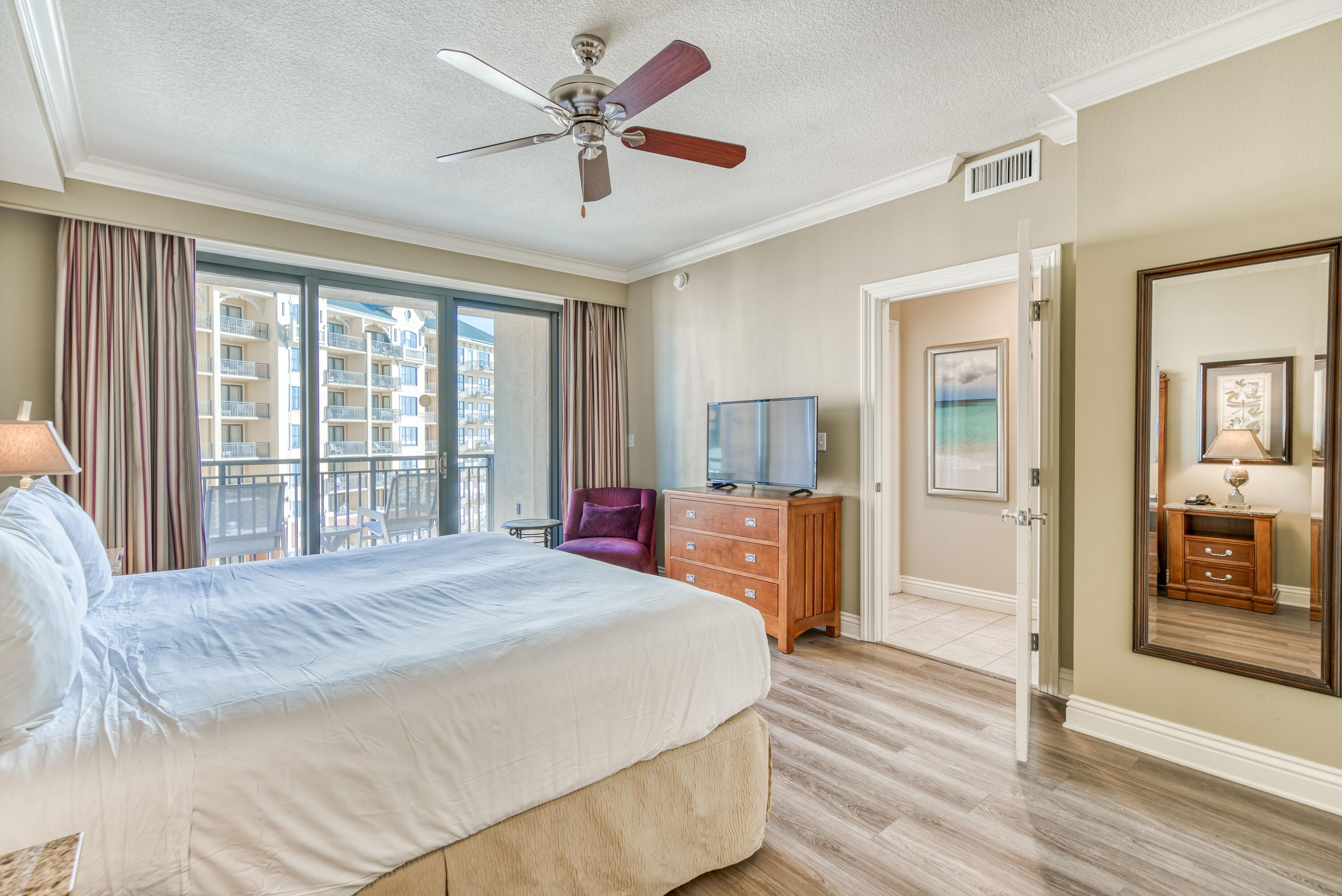 EMERALD GRANDE - Residential