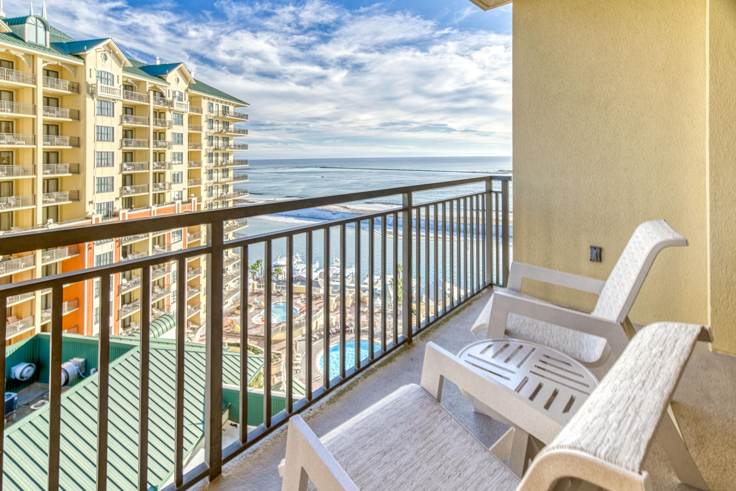 EMERALD GRANDE - Residential