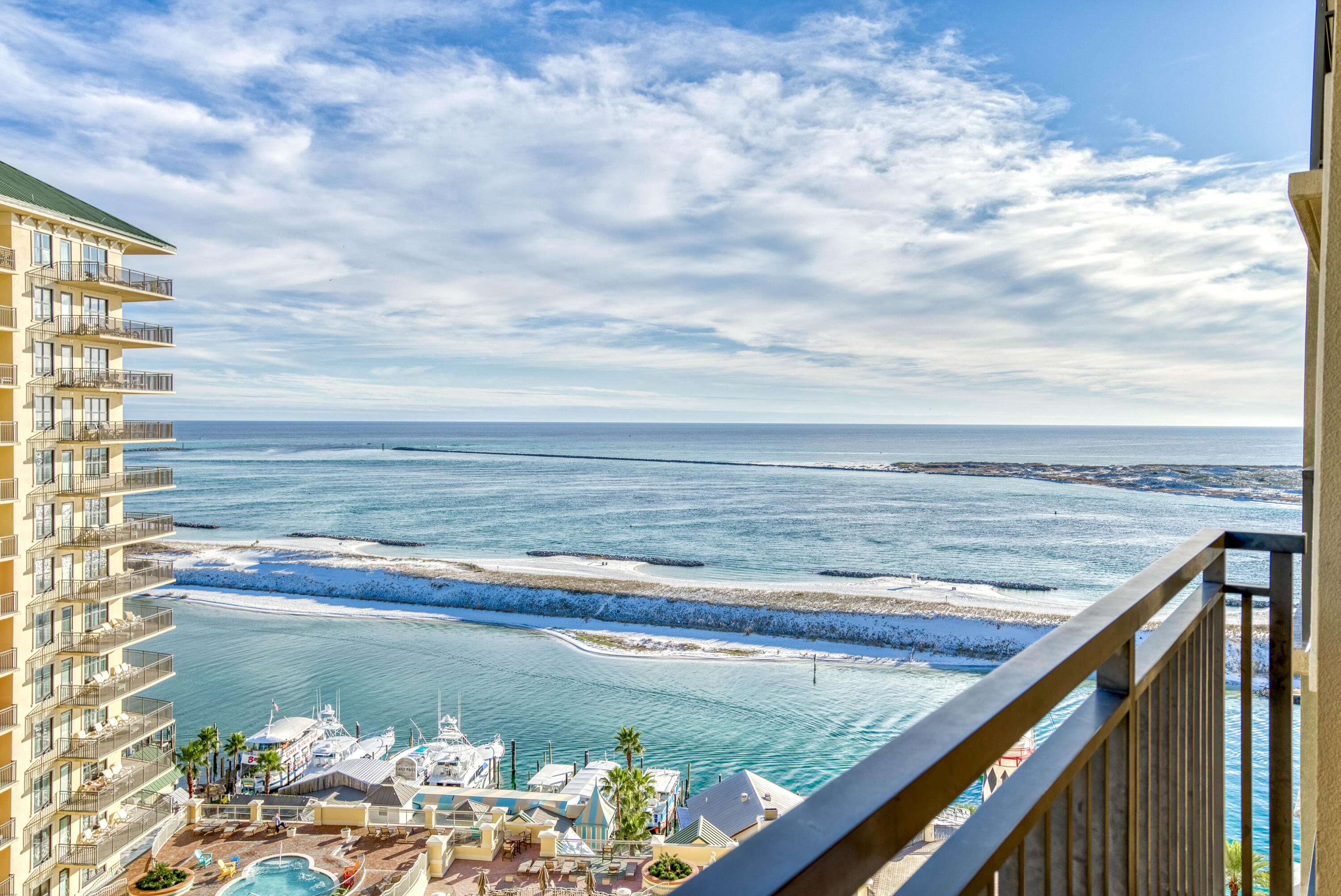 EMERALD GRANDE - Residential