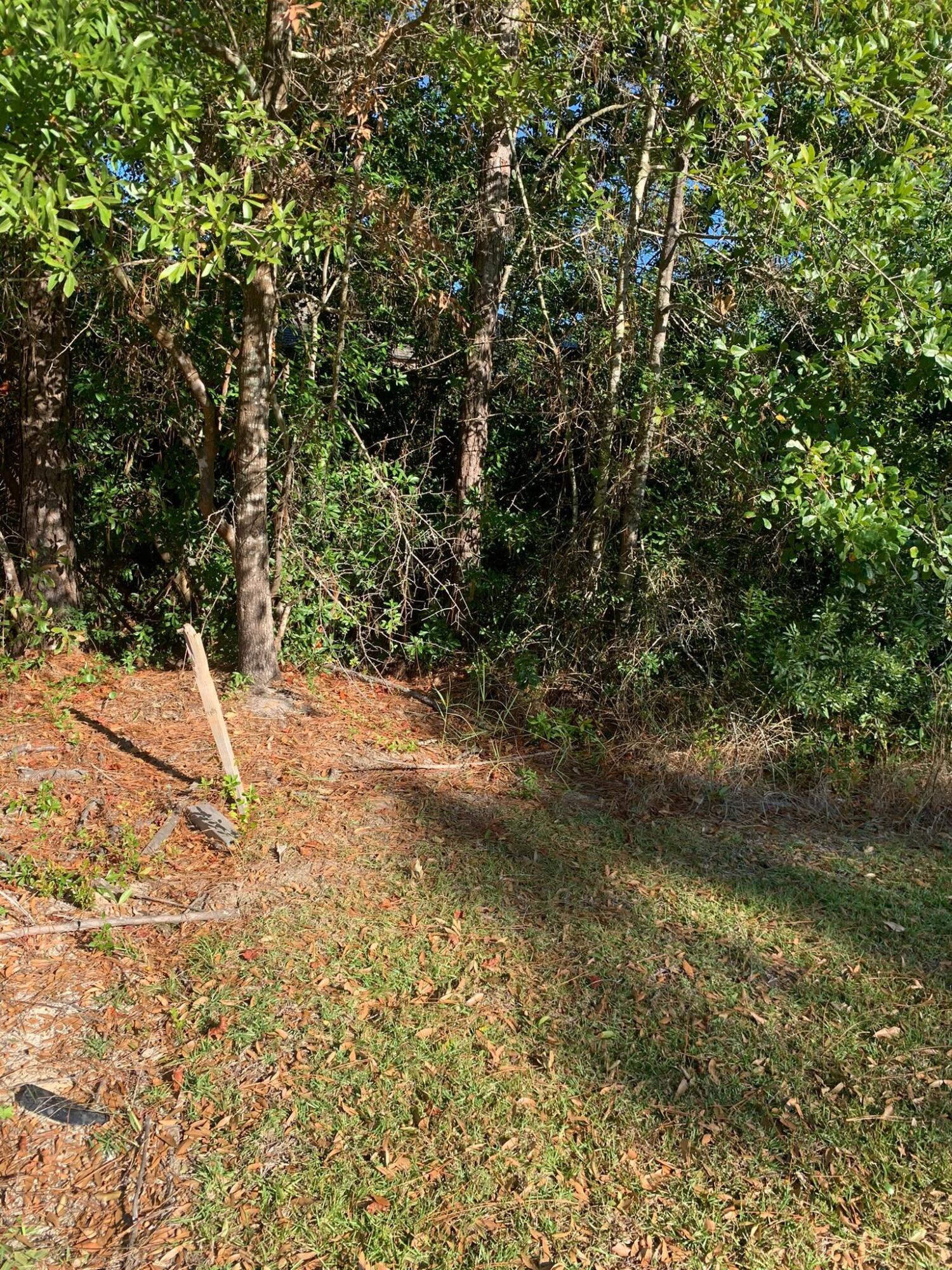 CRESCENT SHORES - Land