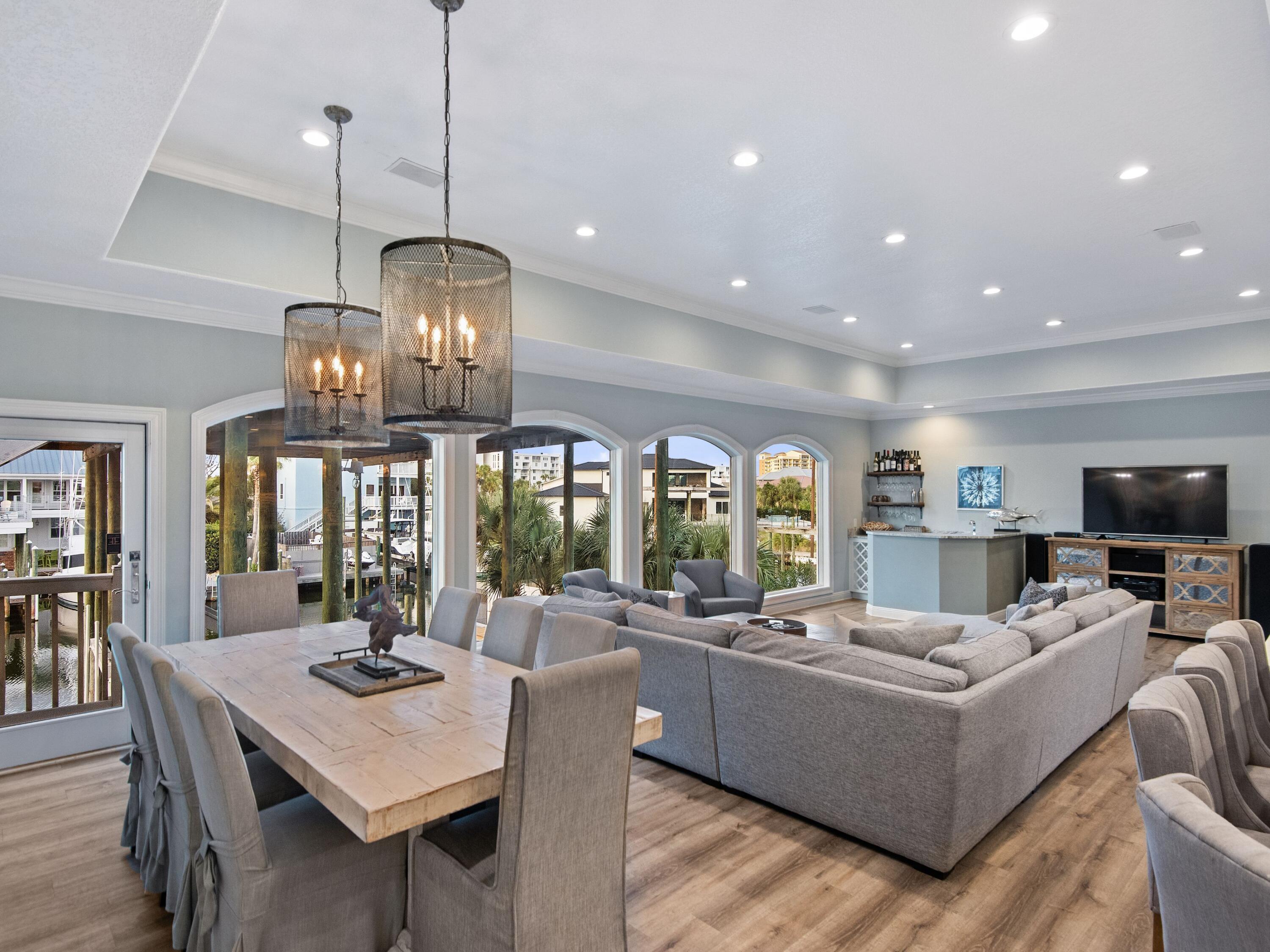 HOLIDAY ISLE - Residential
