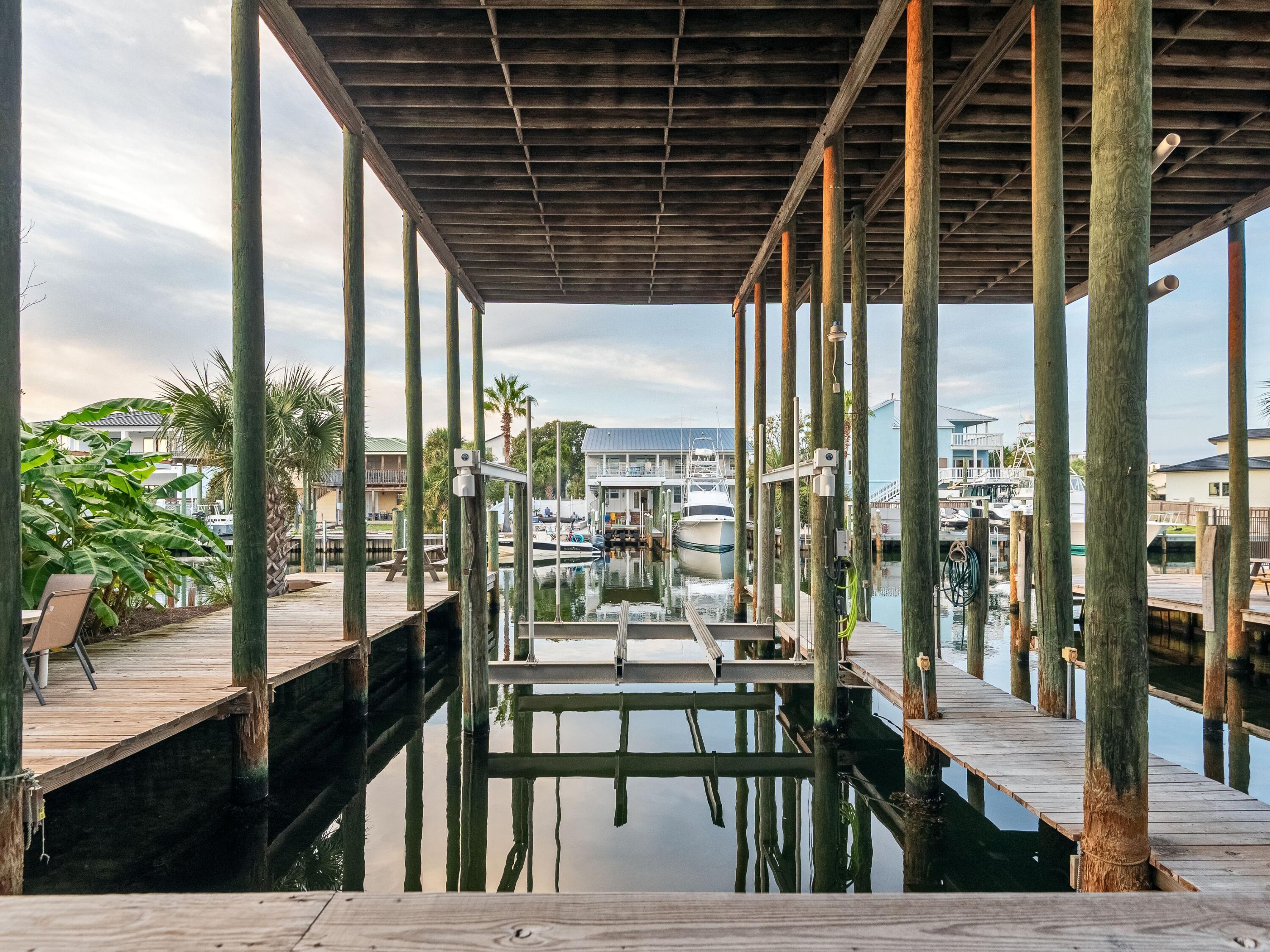 HOLIDAY ISLE - Residential