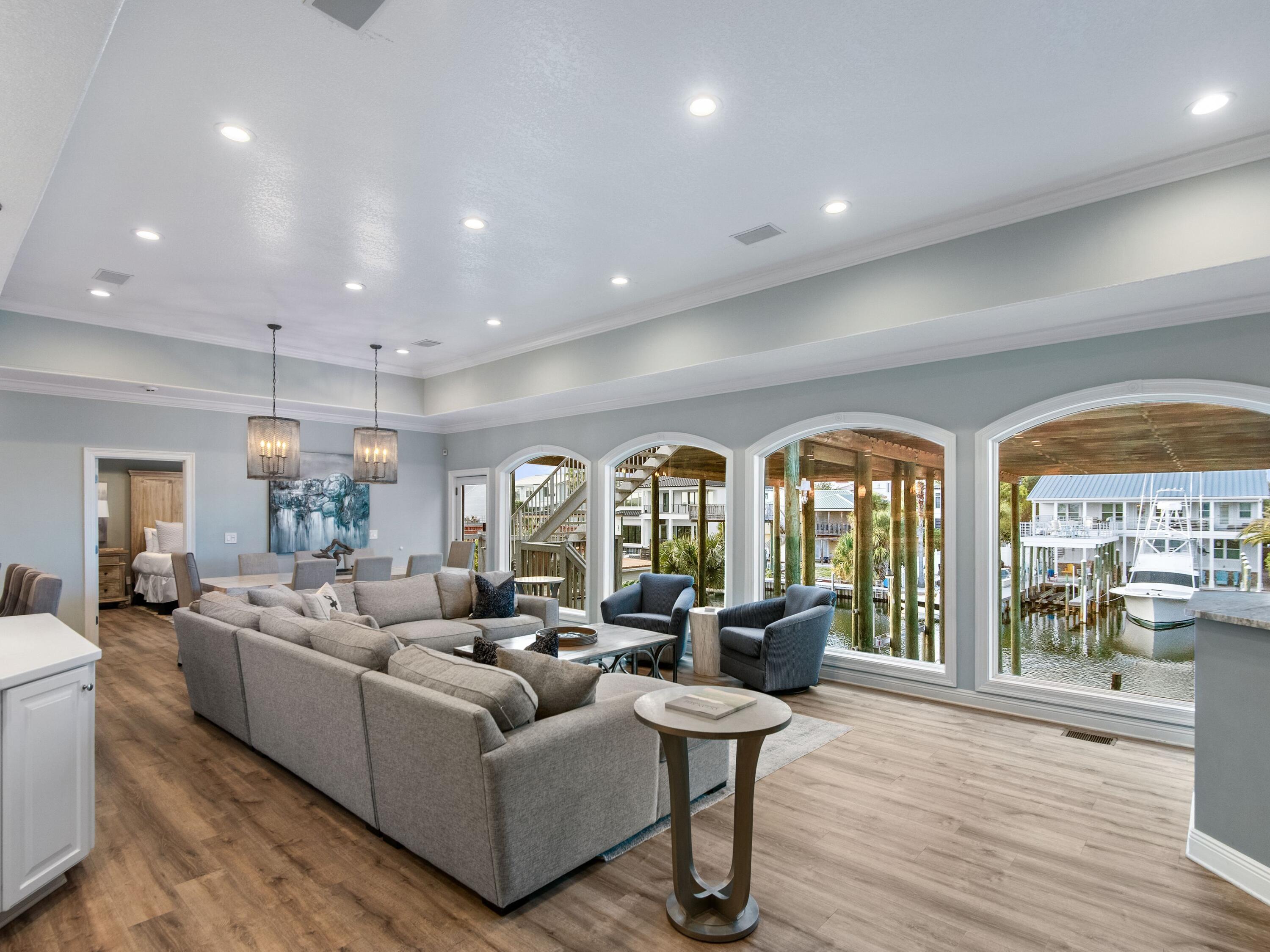 HOLIDAY ISLE - Residential