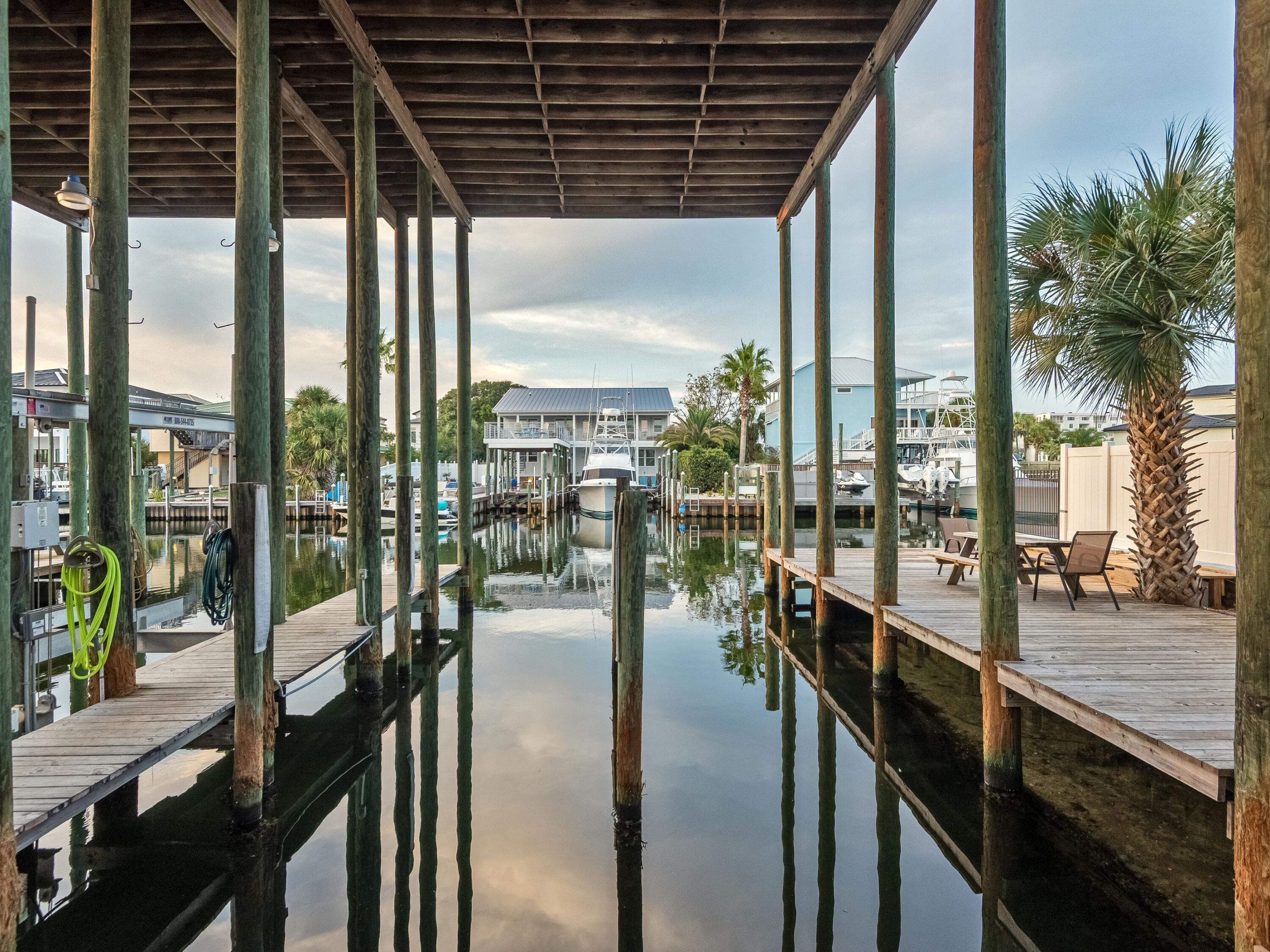 HOLIDAY ISLE - Residential