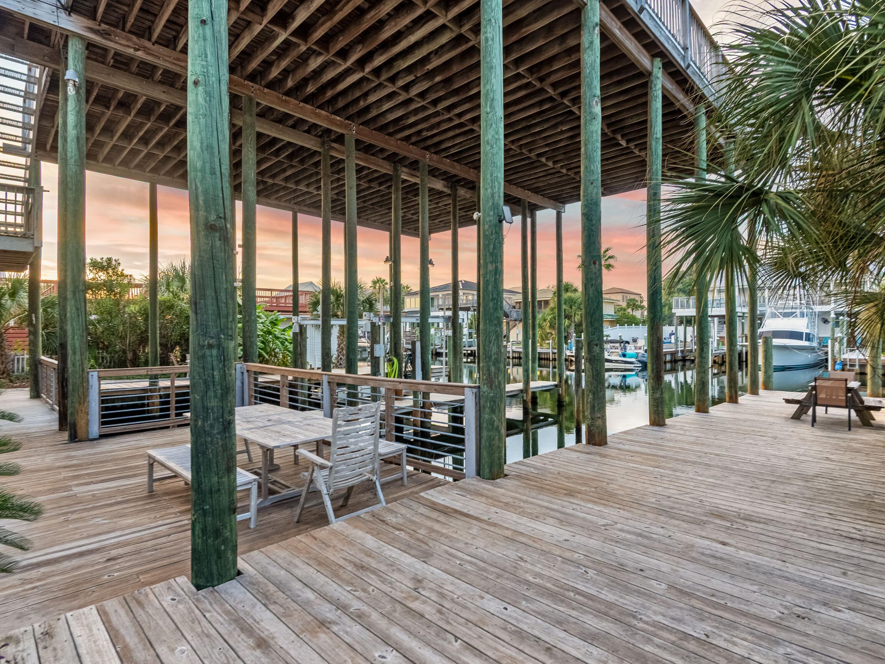 HOLIDAY ISLE - Residential