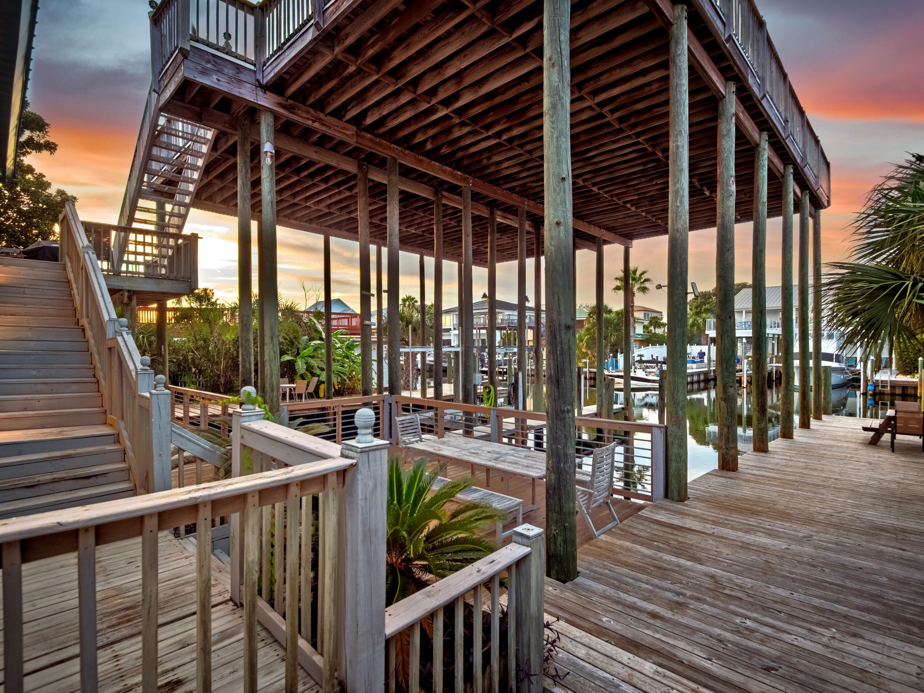 HOLIDAY ISLE - Residential