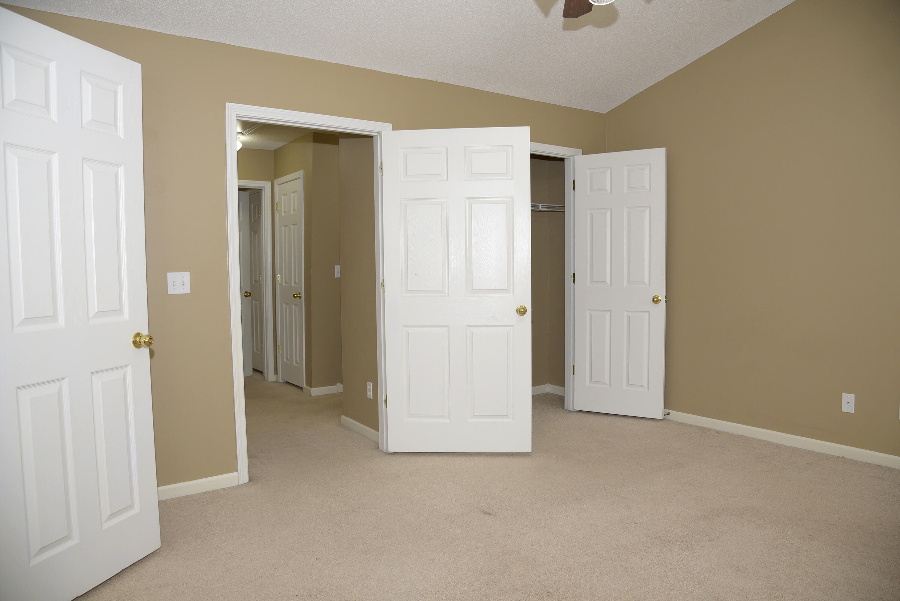 ROLLING PINES - Residential Lease