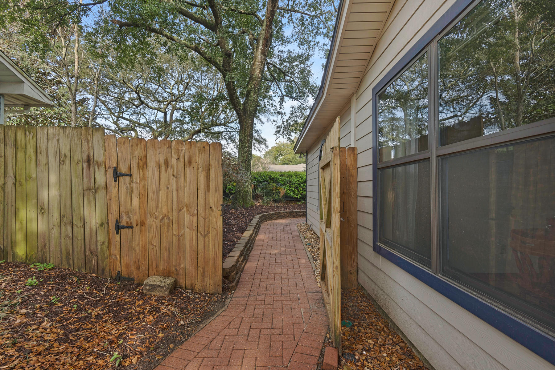 CREEKSIDE 4 - Residential