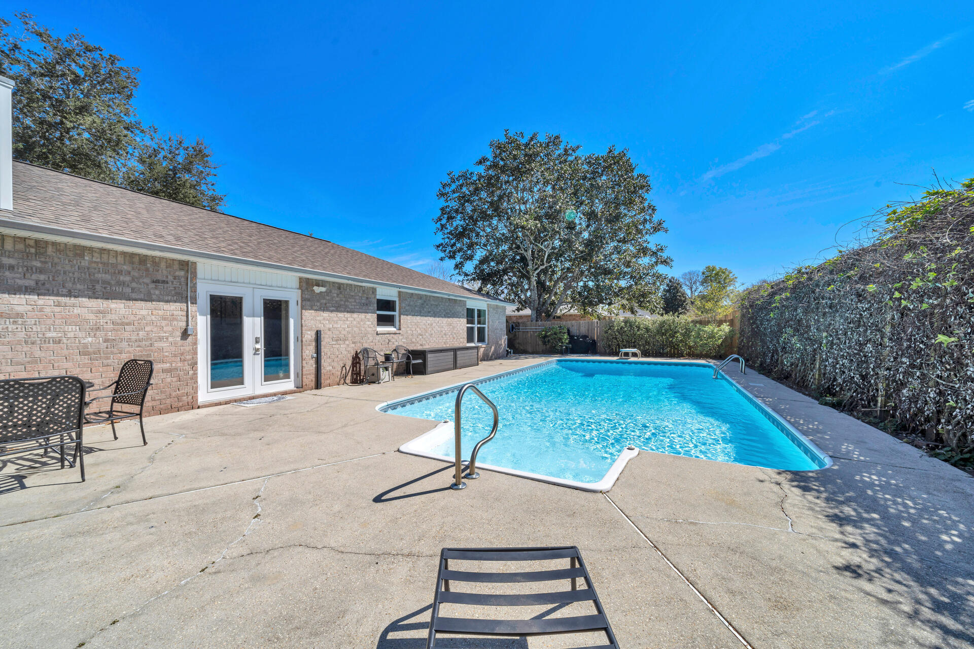 SAILBOAT COVE S/D - Residential