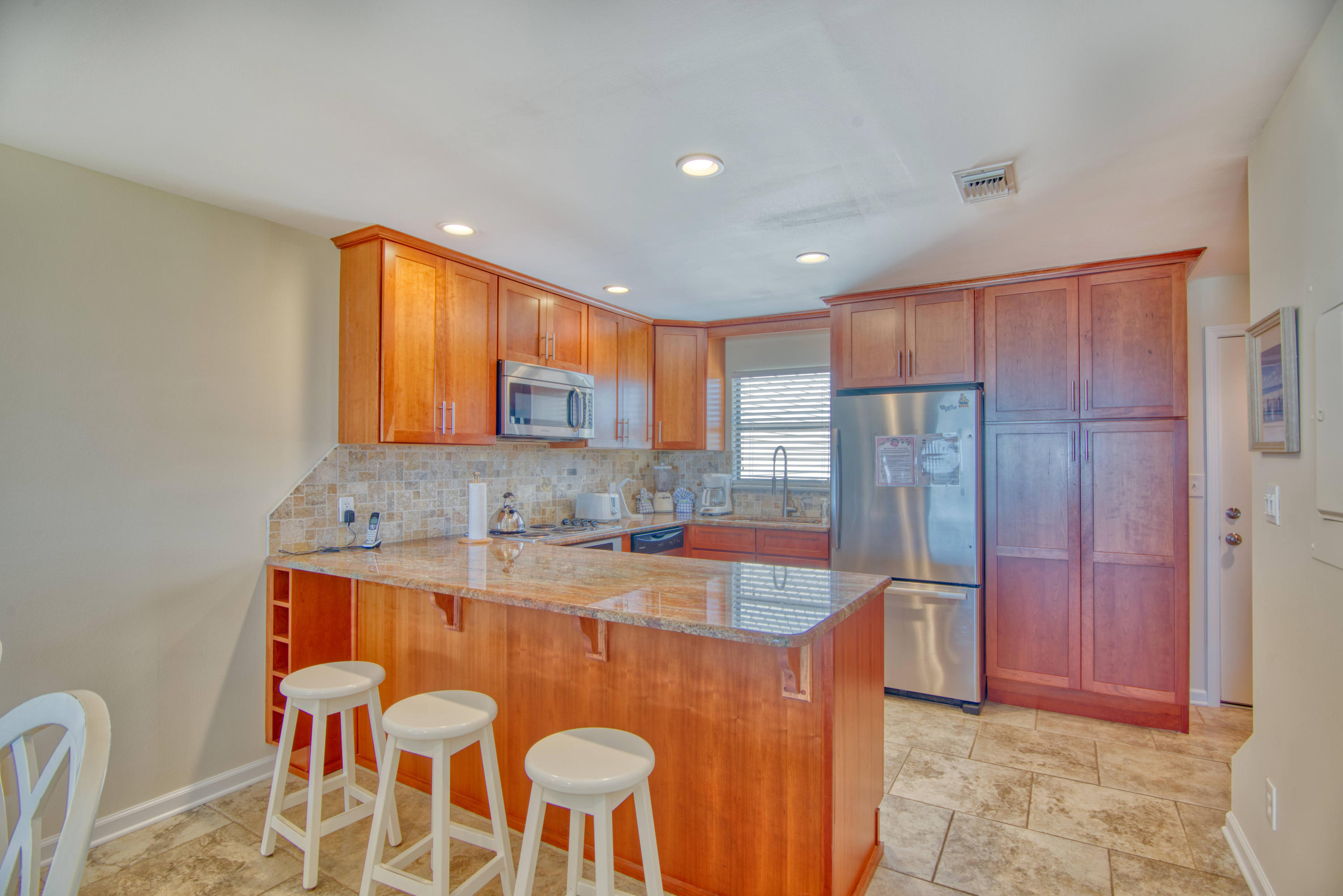 SAND PEBBLES T/H - Residential