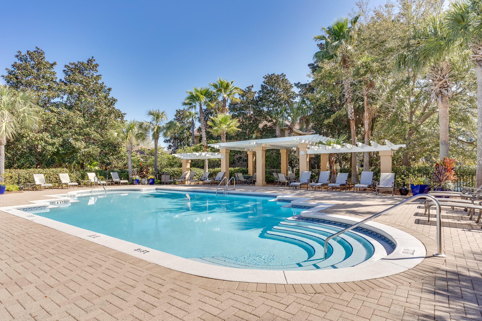 TURNBERRY VILLAS CONDO - Residential