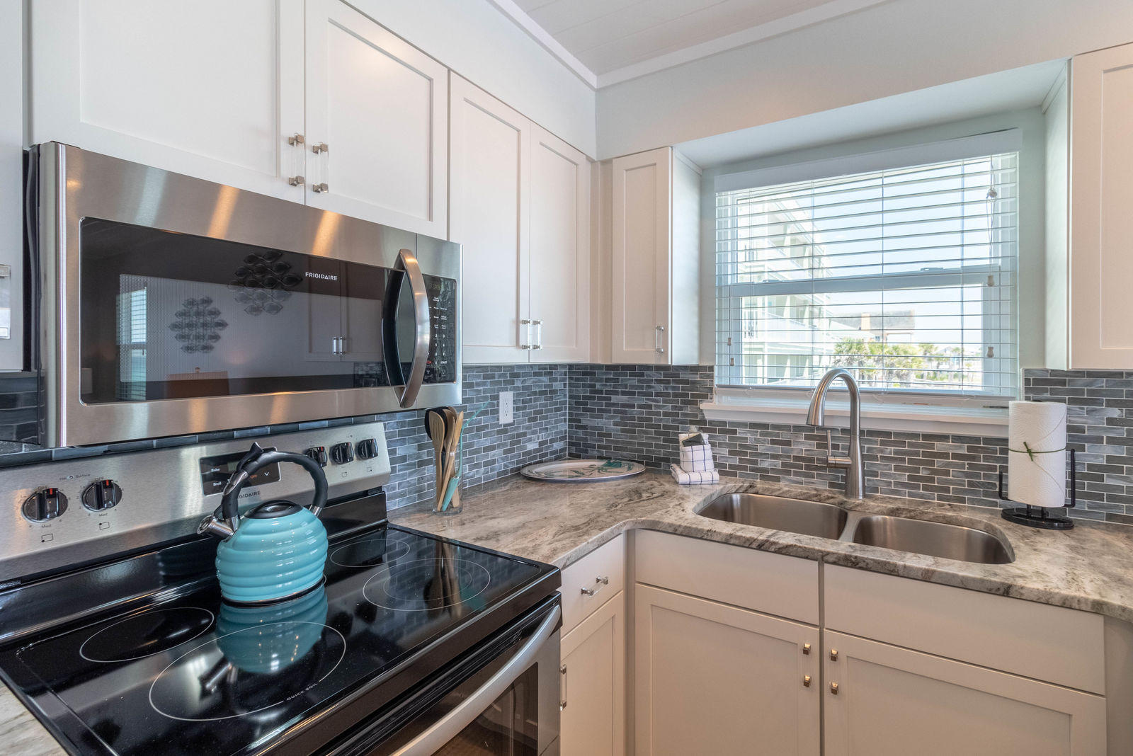 EASTERN SHORES CONDO PH 2 - Residential