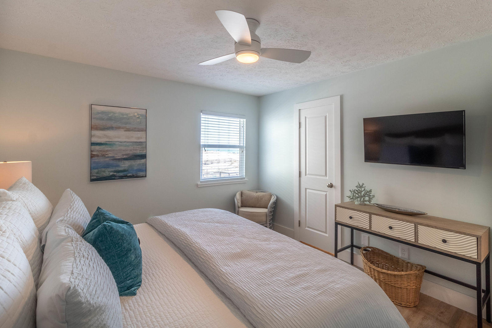 EASTERN SHORES CONDO PH 2 - Residential