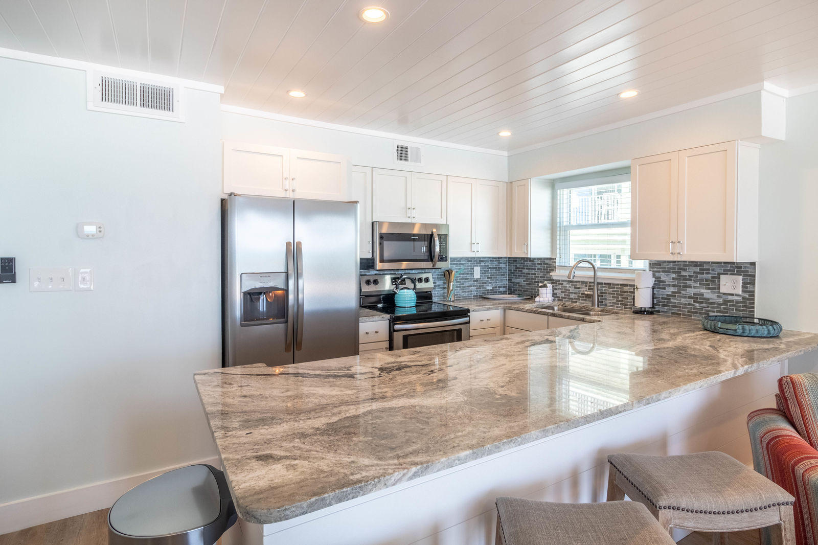 EASTERN SHORES CONDO PH 2 - Residential