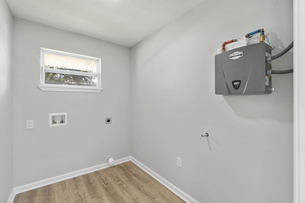 1ST ADD VESTA HTS LOT 29 BLK 6 - Residential