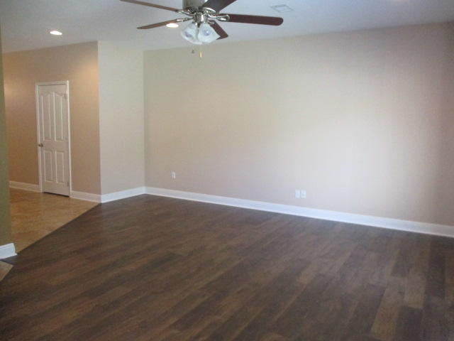 RESERVE POINTE - Residential Lease