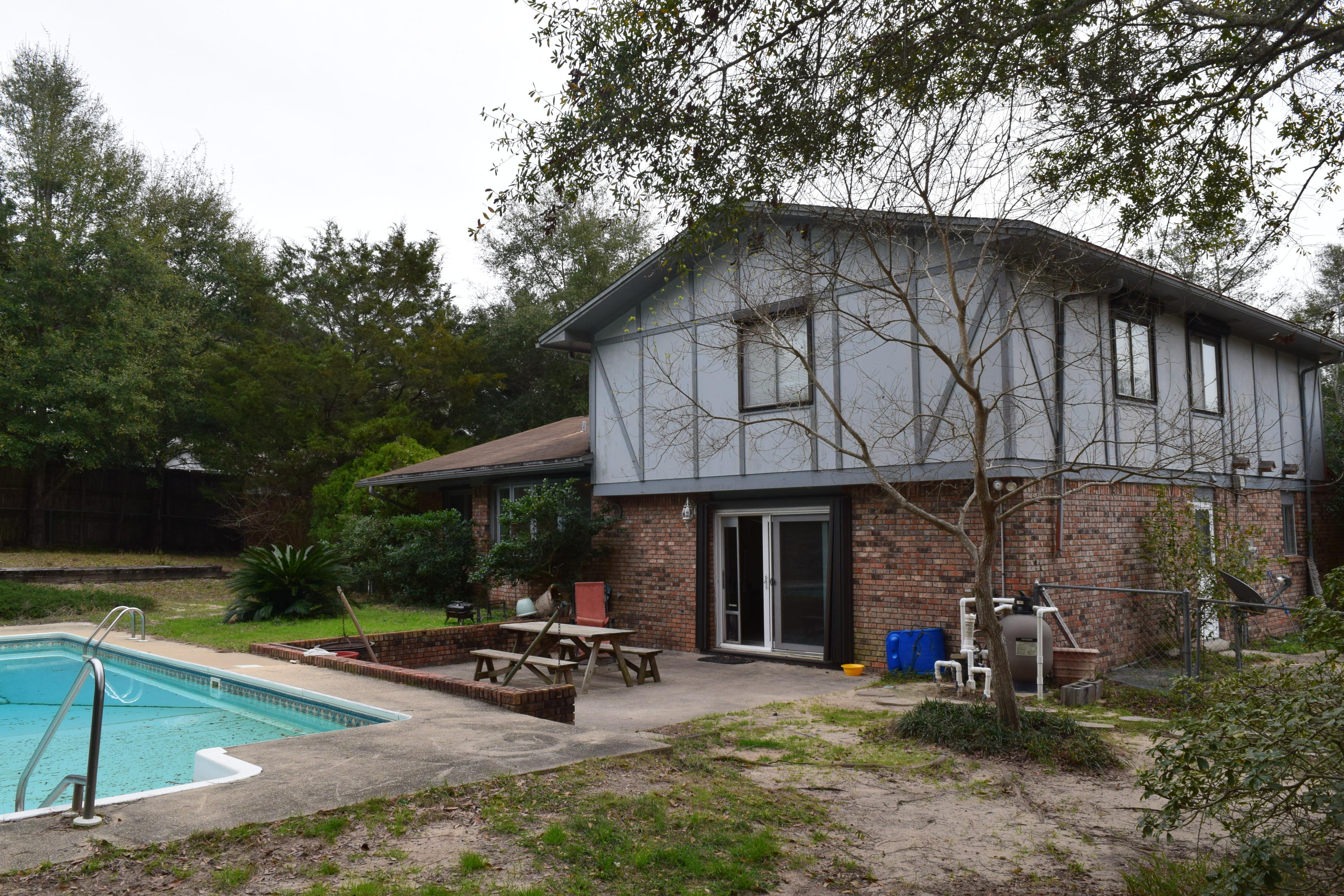 EDGEWATER VILLAGE - Residential