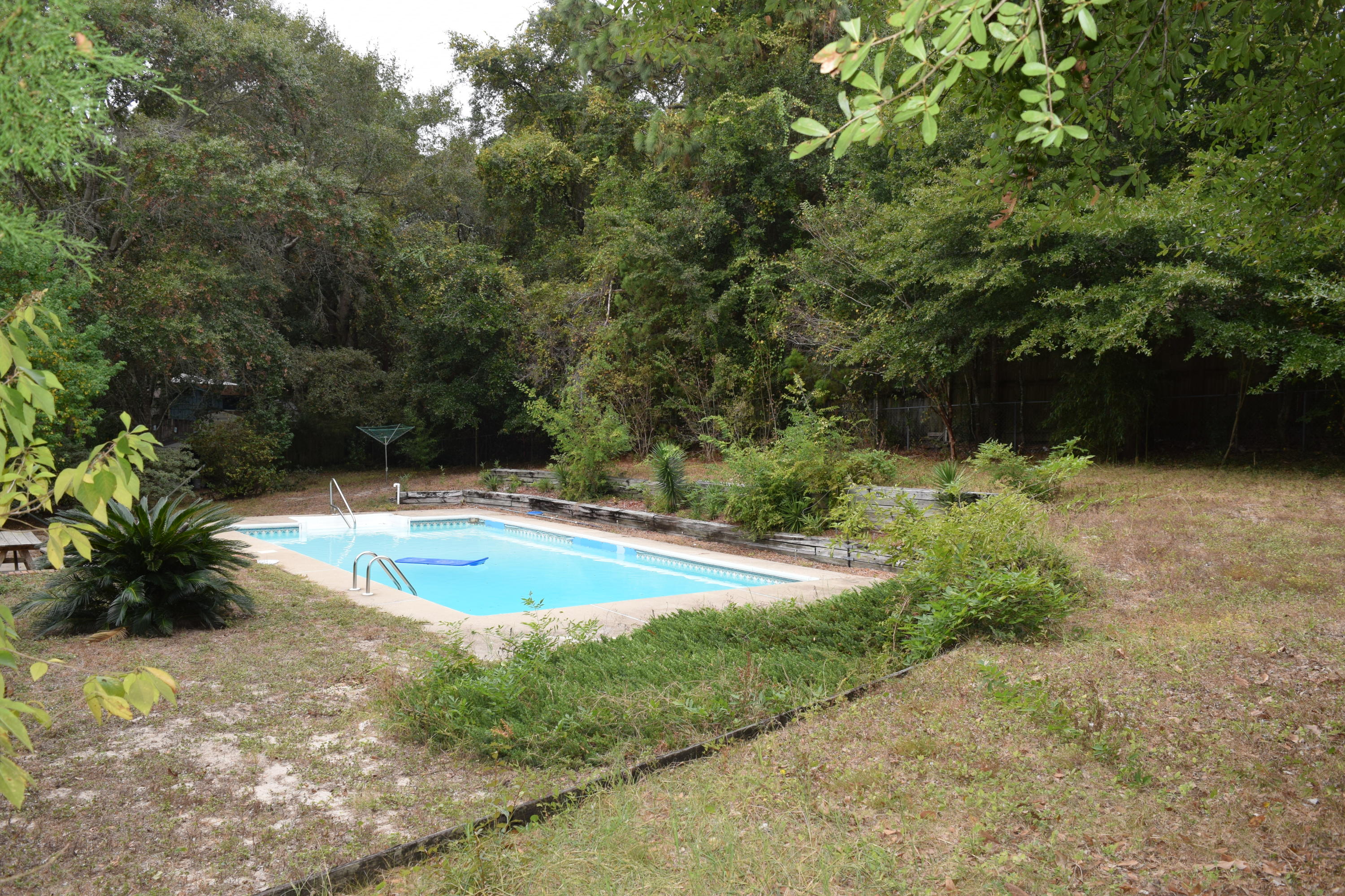 EDGEWATER VILLAGE - Residential