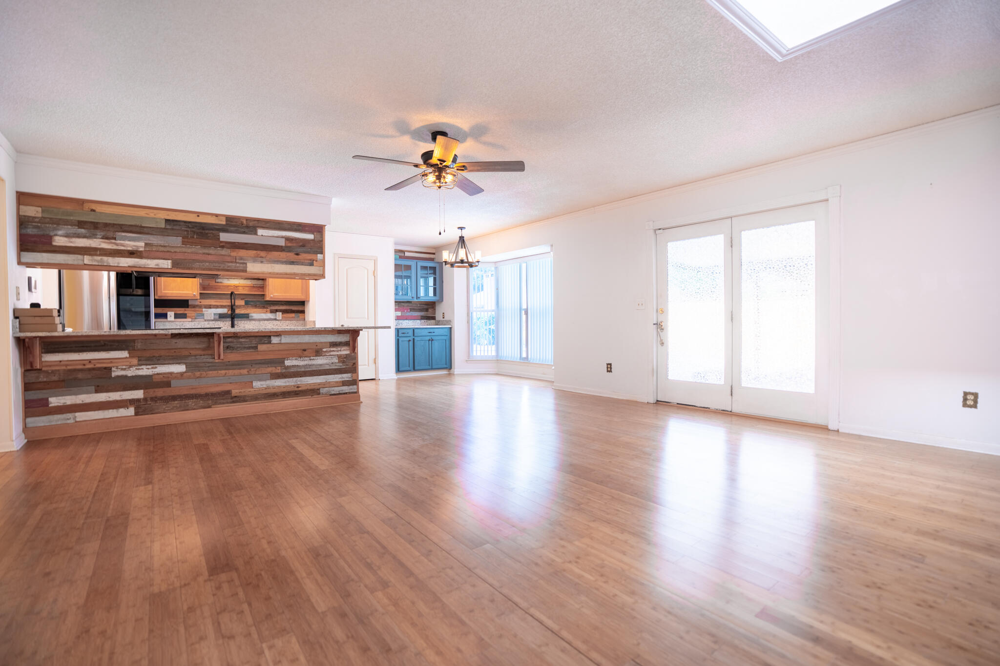 PORT DIXIE - Residential Lease