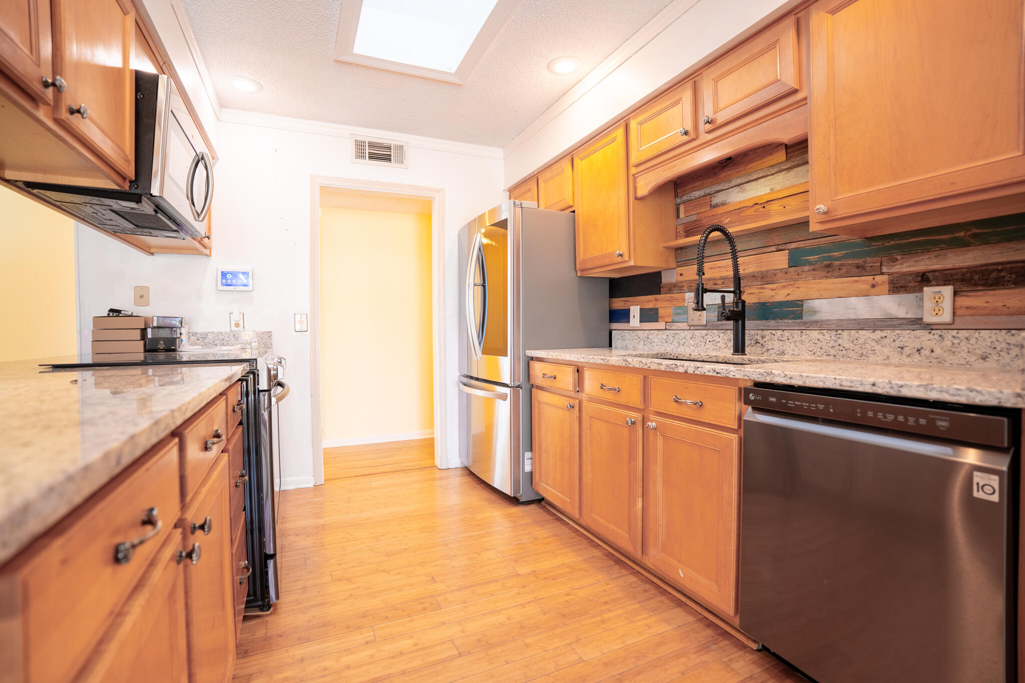 PORT DIXIE - Residential Lease