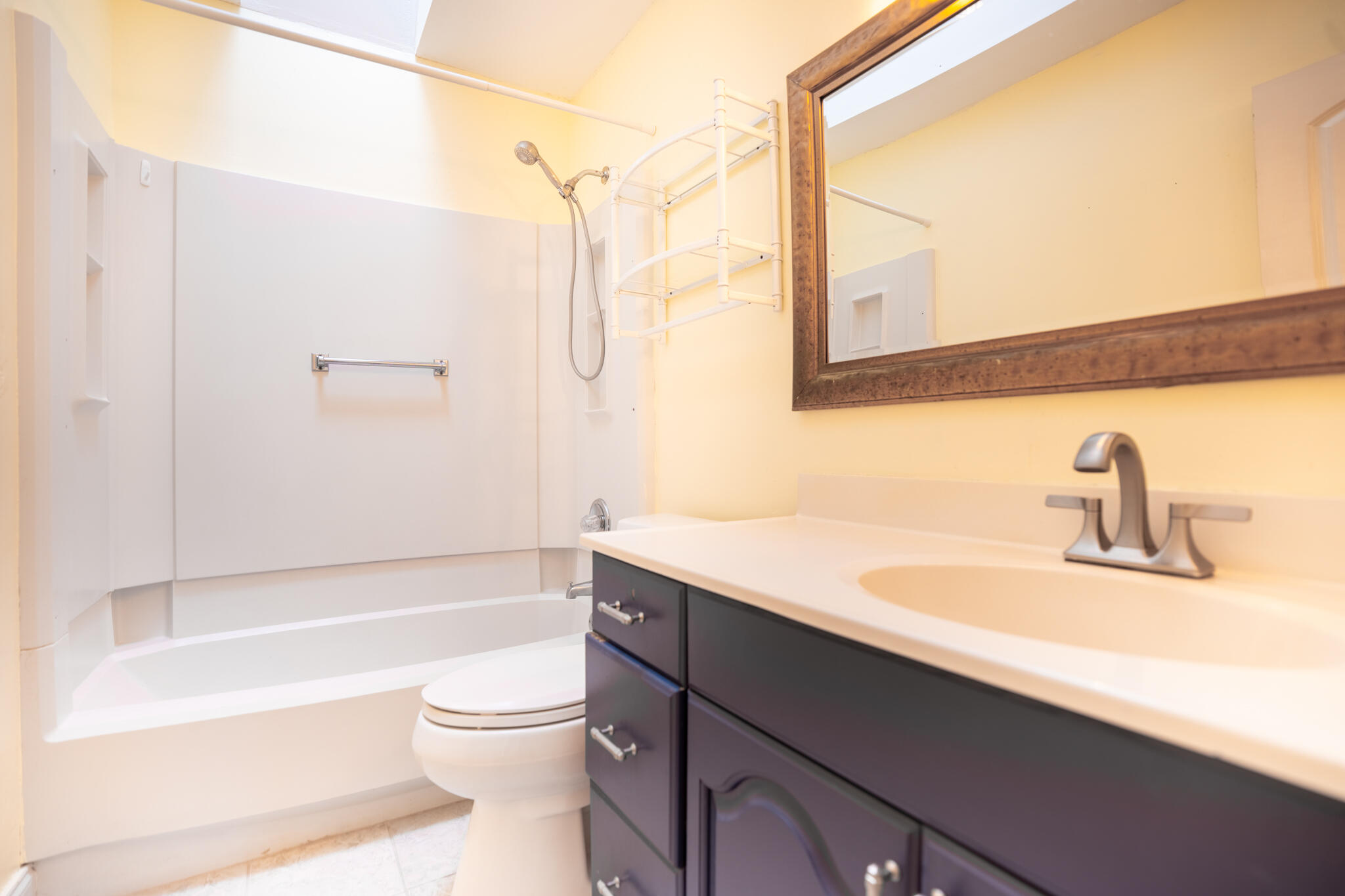 PORT DIXIE - Residential Lease