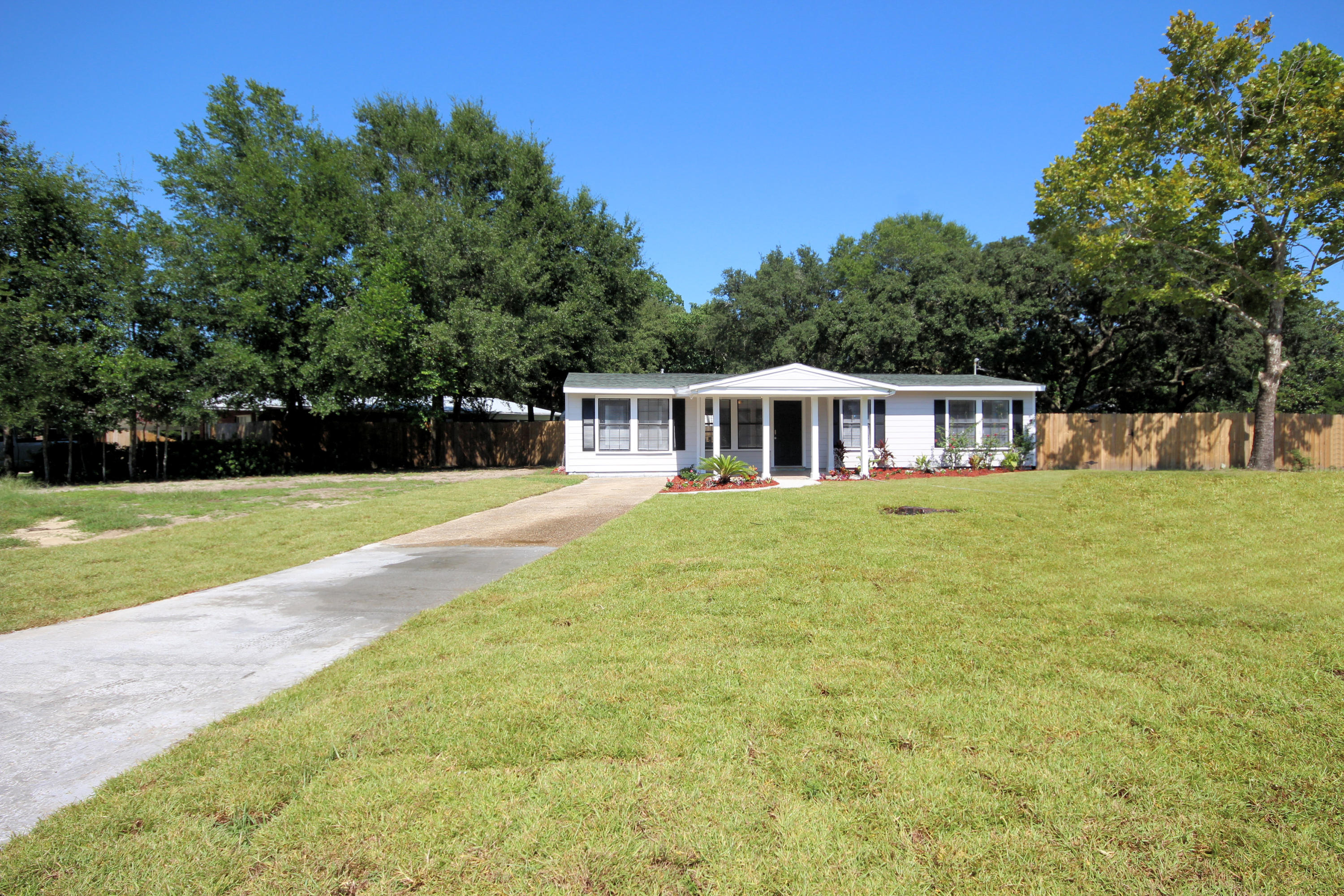 Garnier's Beach 3rd - Residential