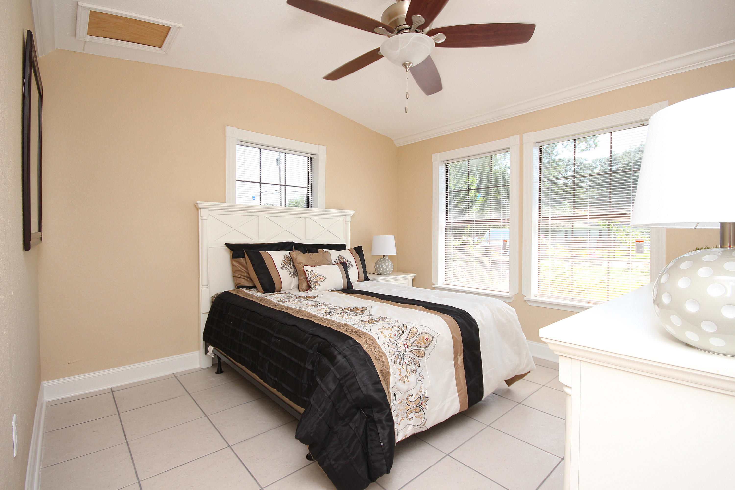 Garnier's Beach 3rd - Residential