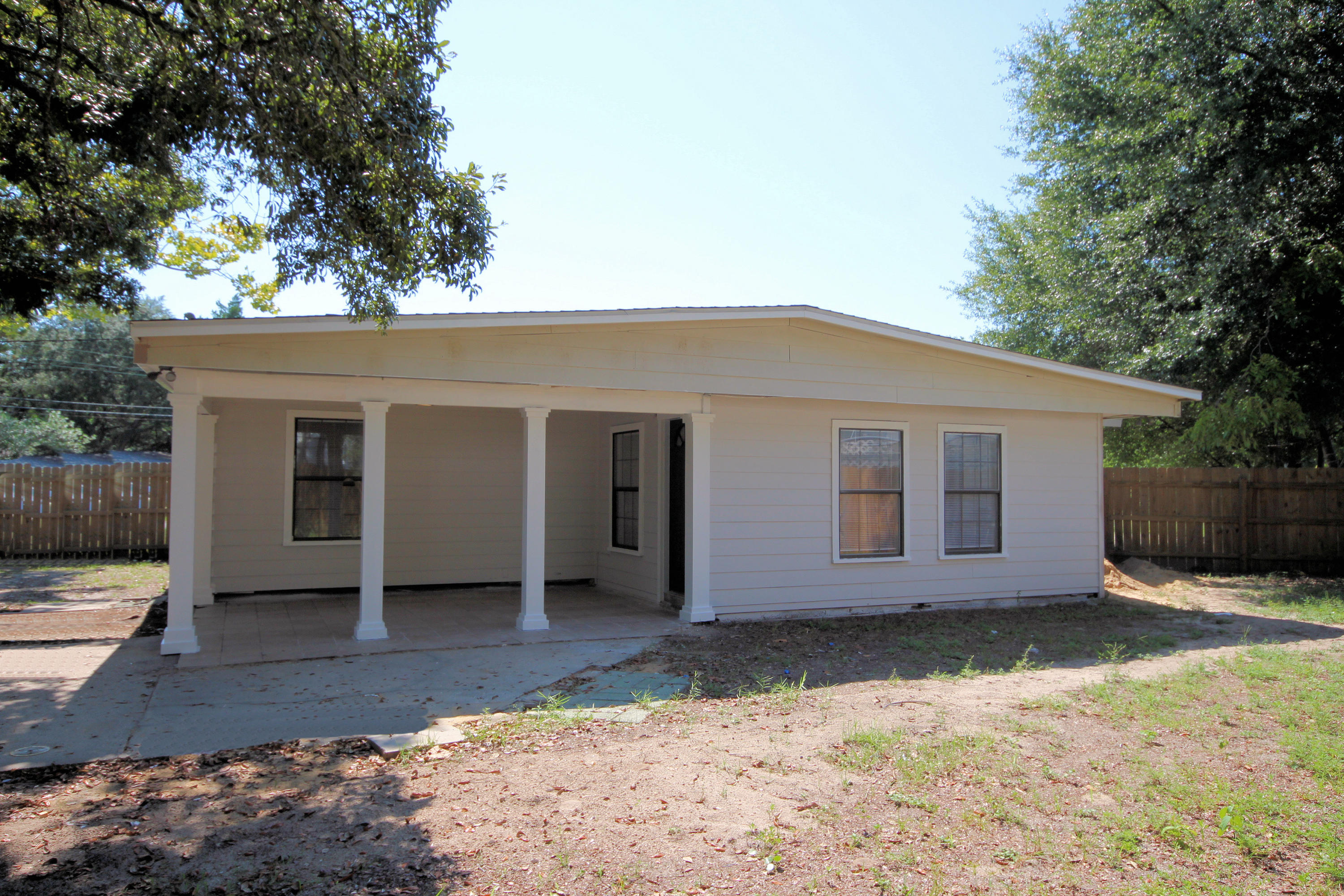 Garnier's Beach 3rd - Residential