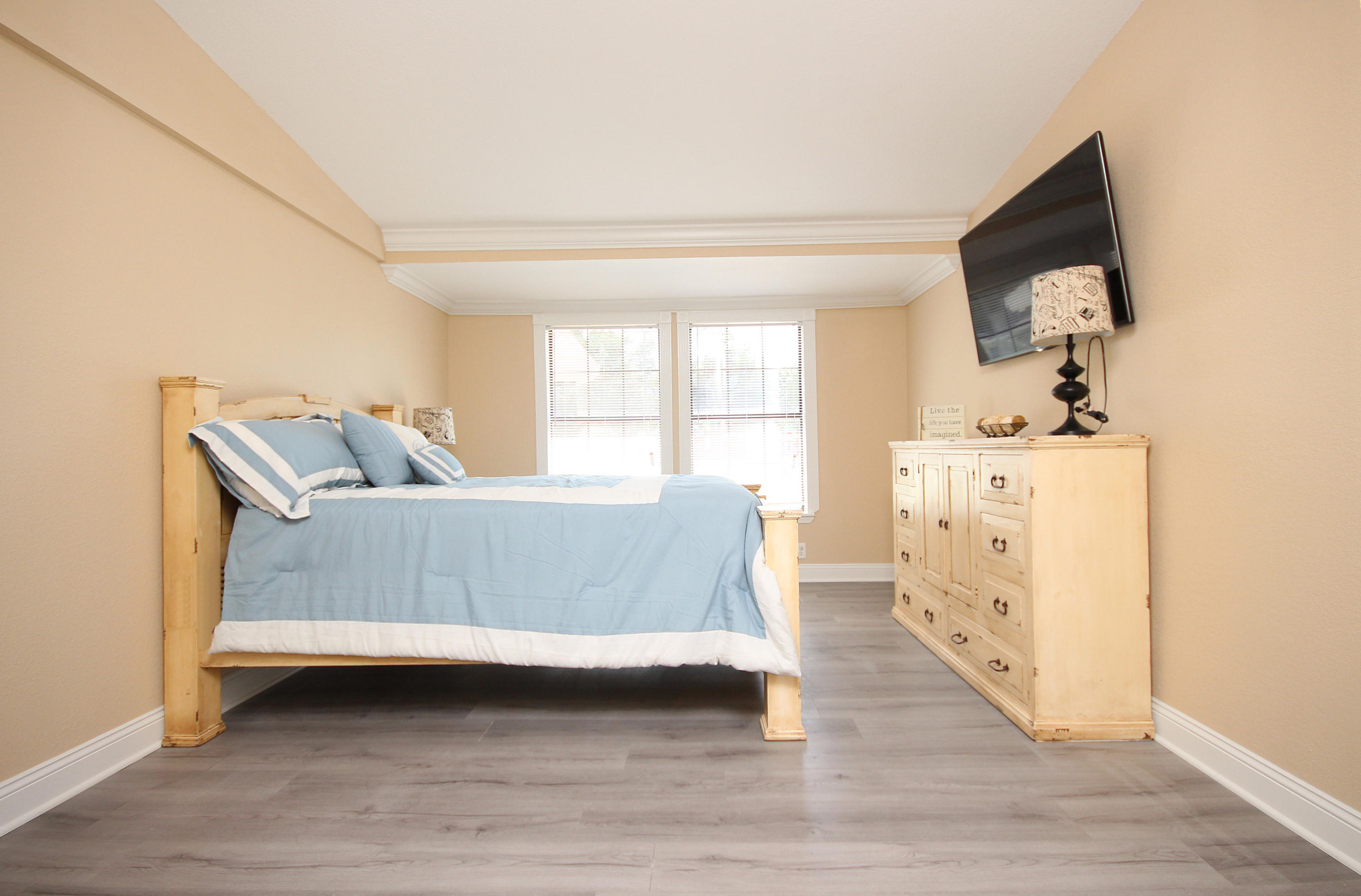 Garnier's Beach 3rd - Residential