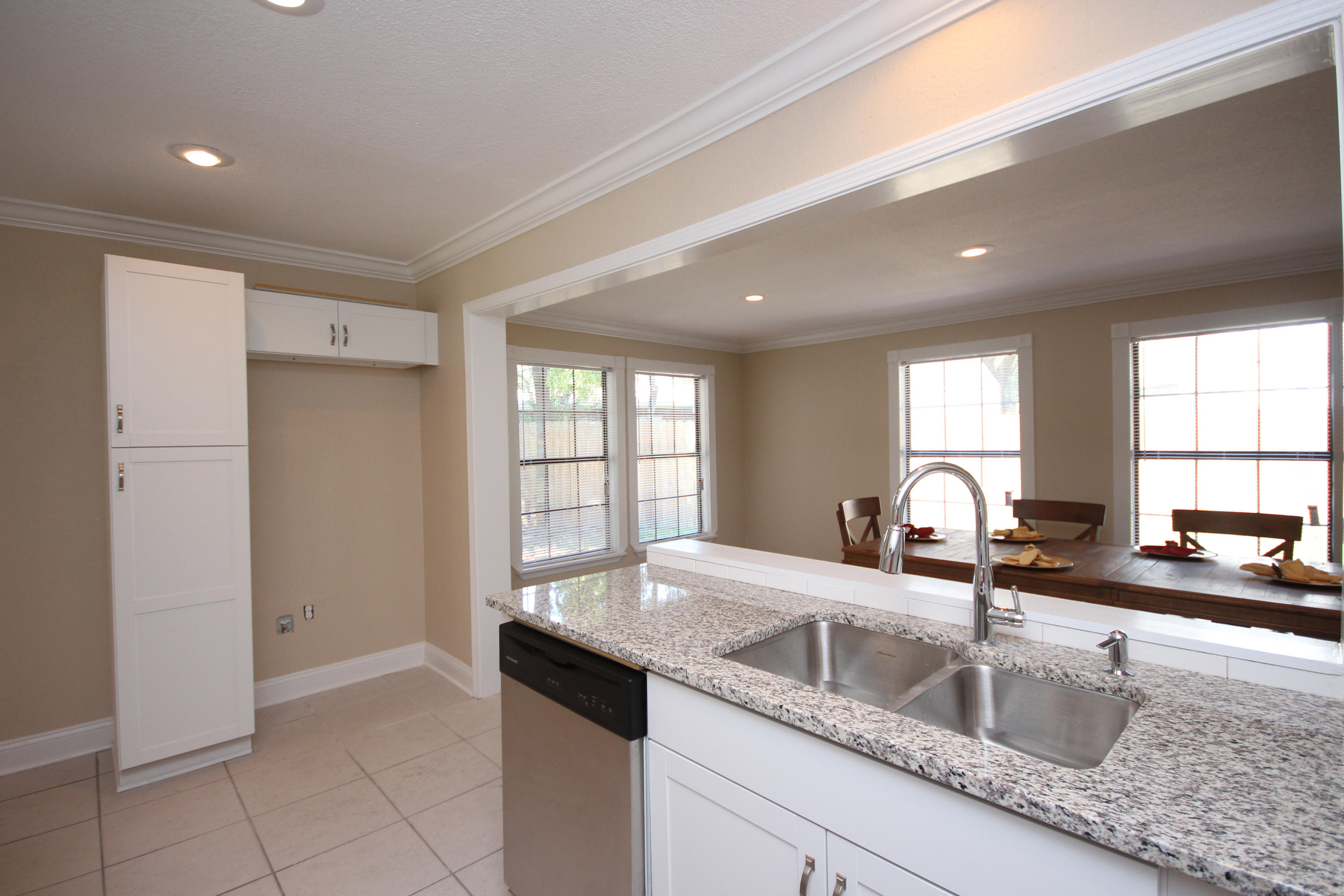 Garnier's Beach 3rd - Residential