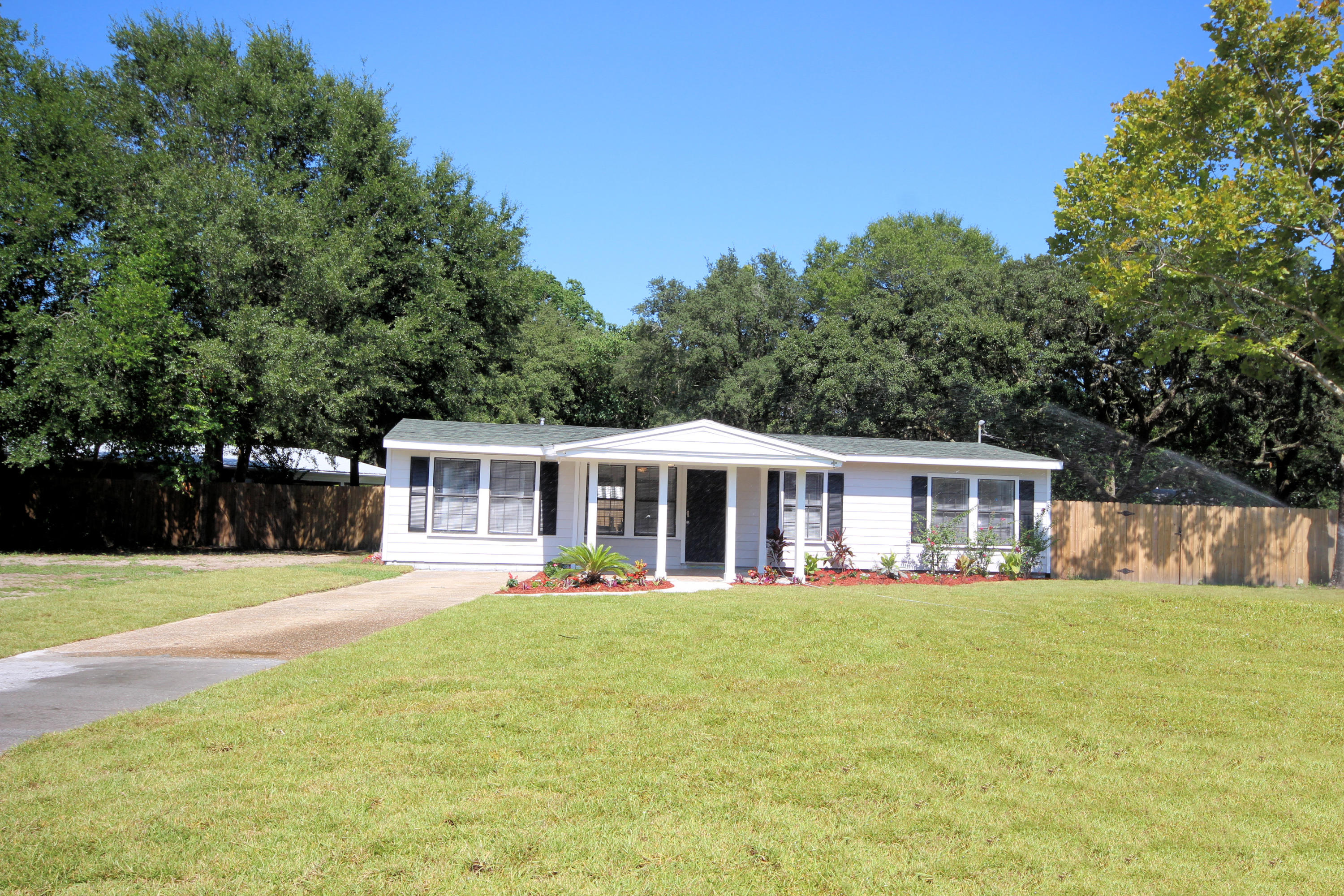 Garnier's Beach 3rd - Residential