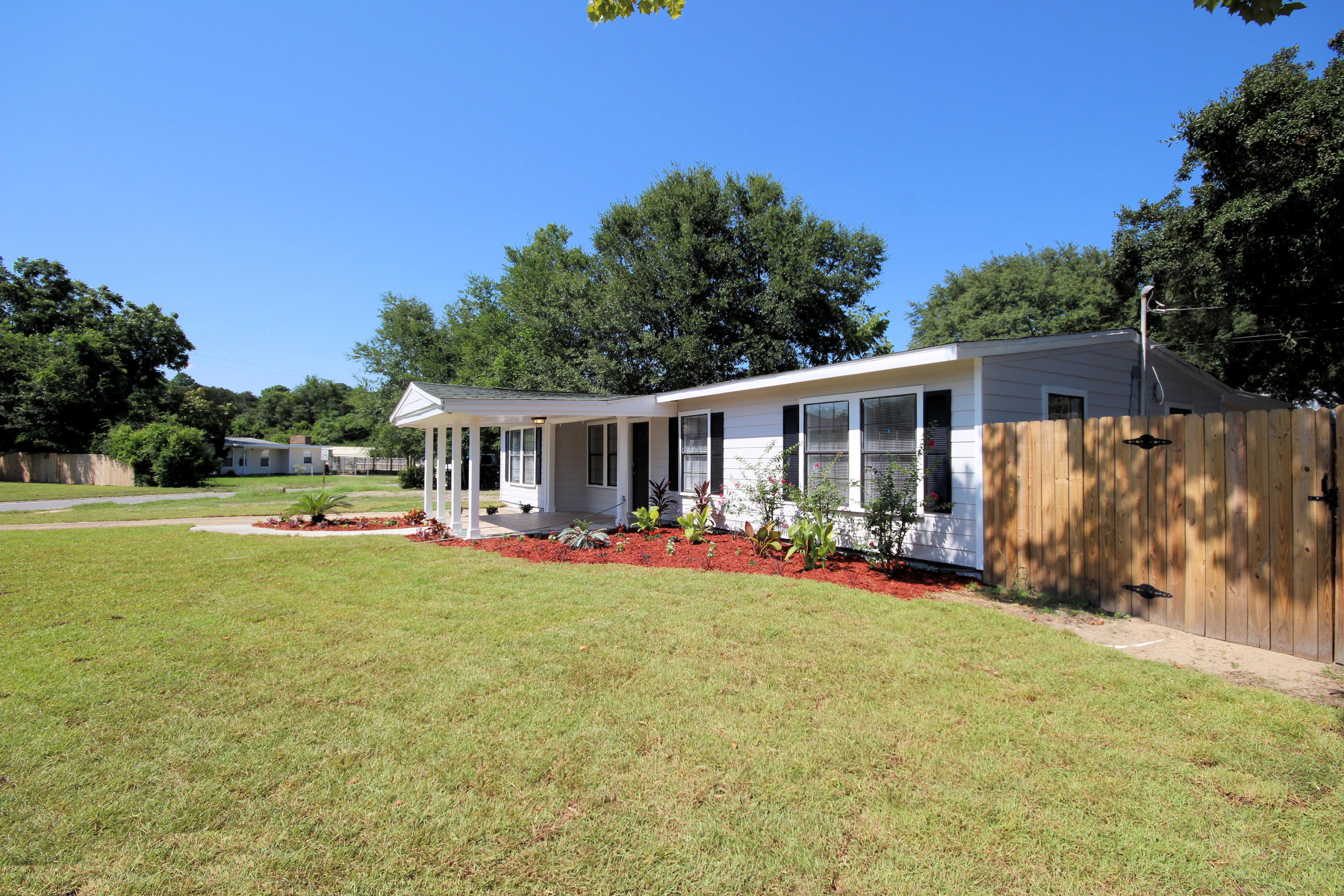 Garnier's Beach 3rd - Residential