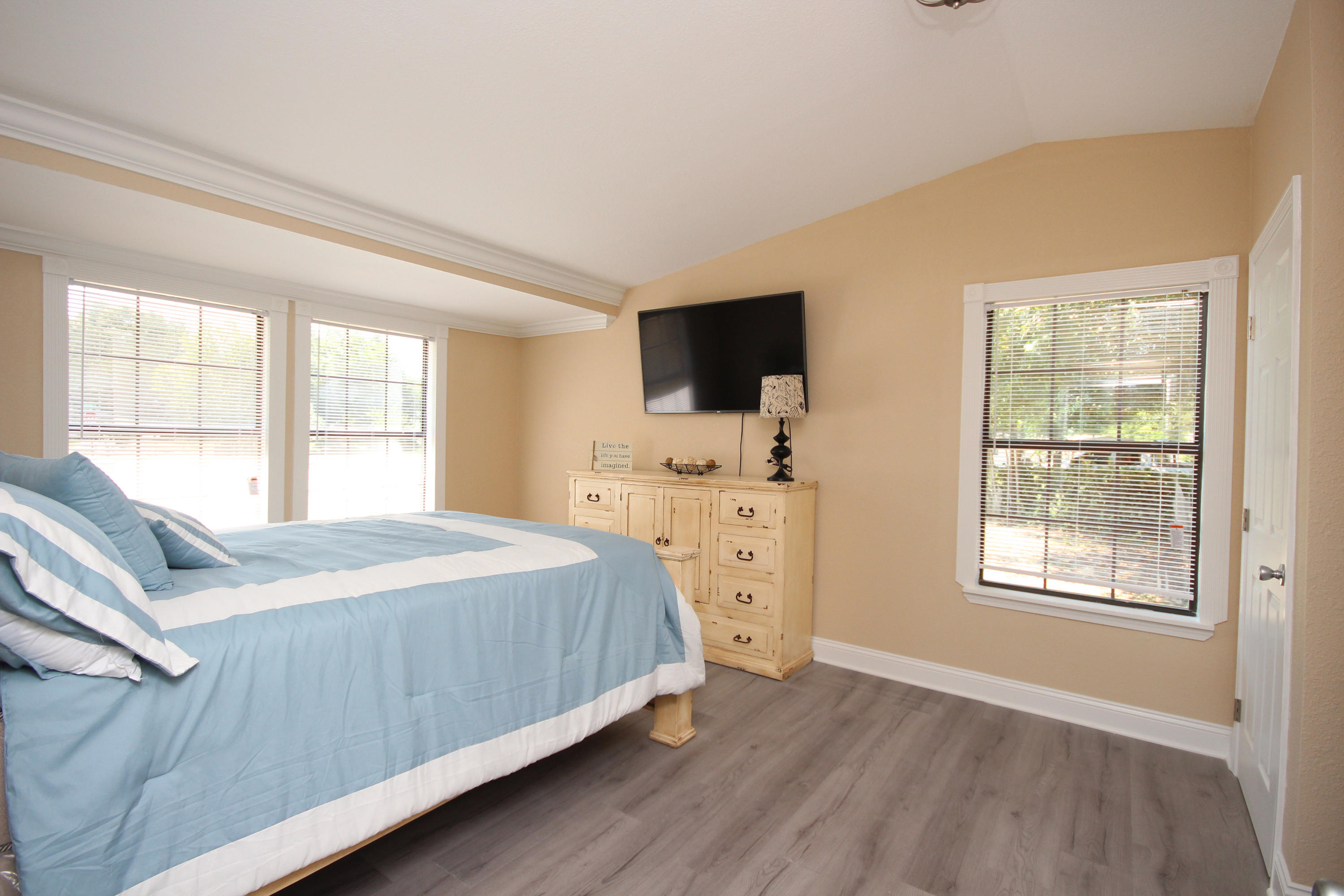 Garnier's Beach 3rd - Residential