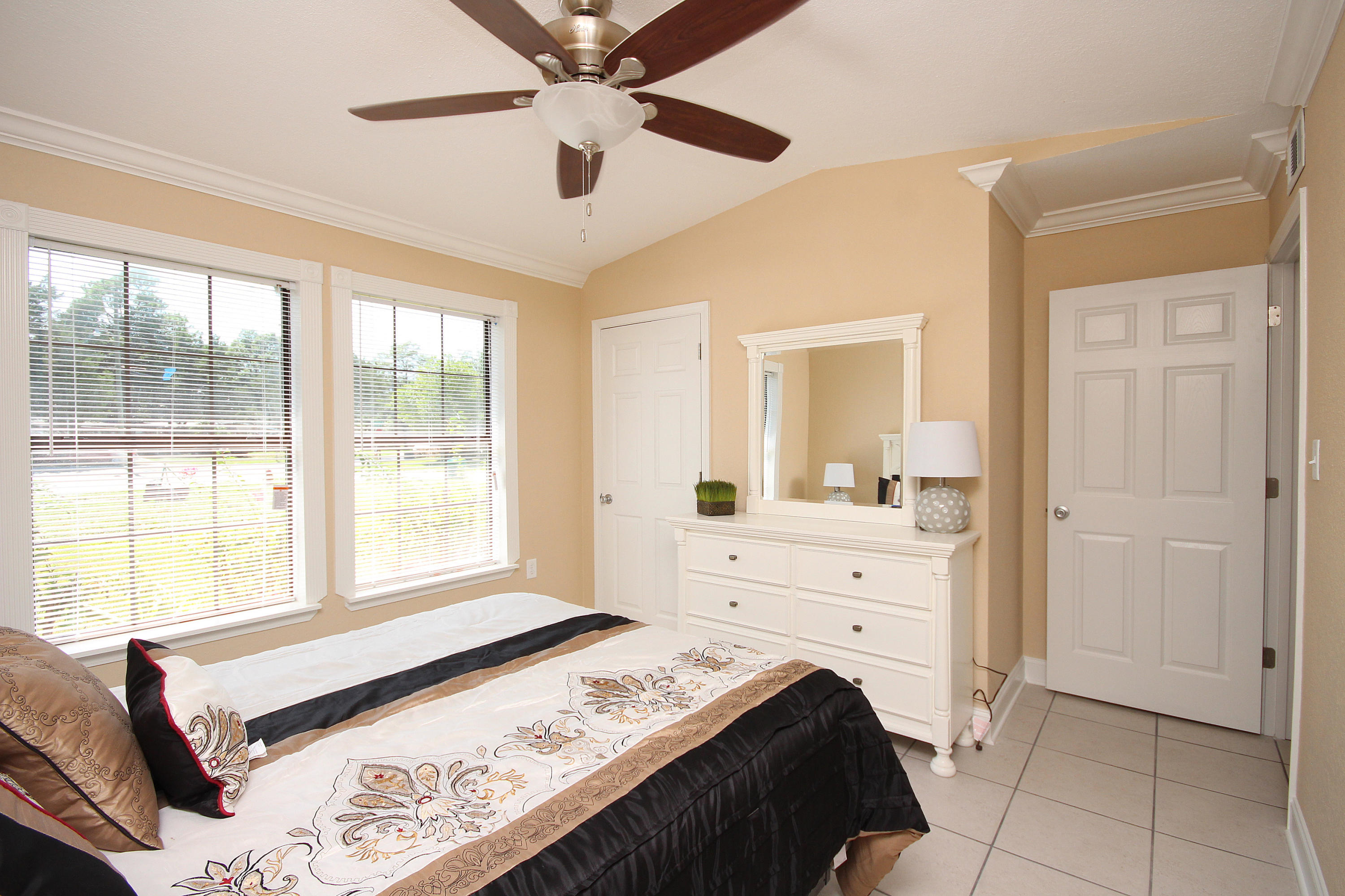 Garnier's Beach 3rd - Residential