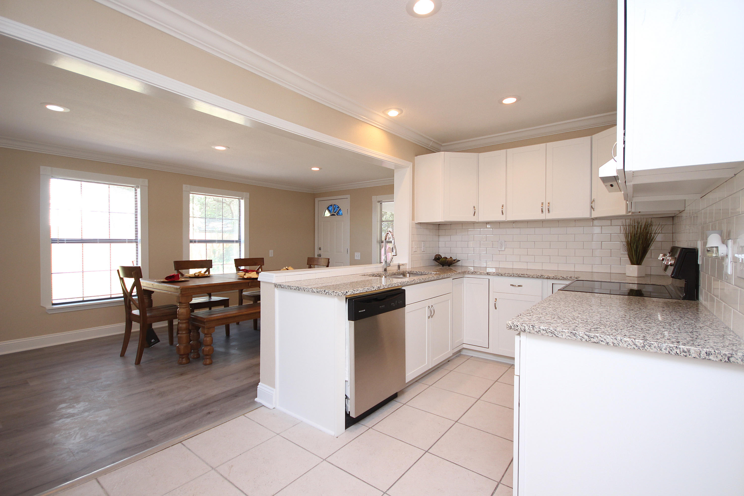 Garnier's Beach 3rd - Residential