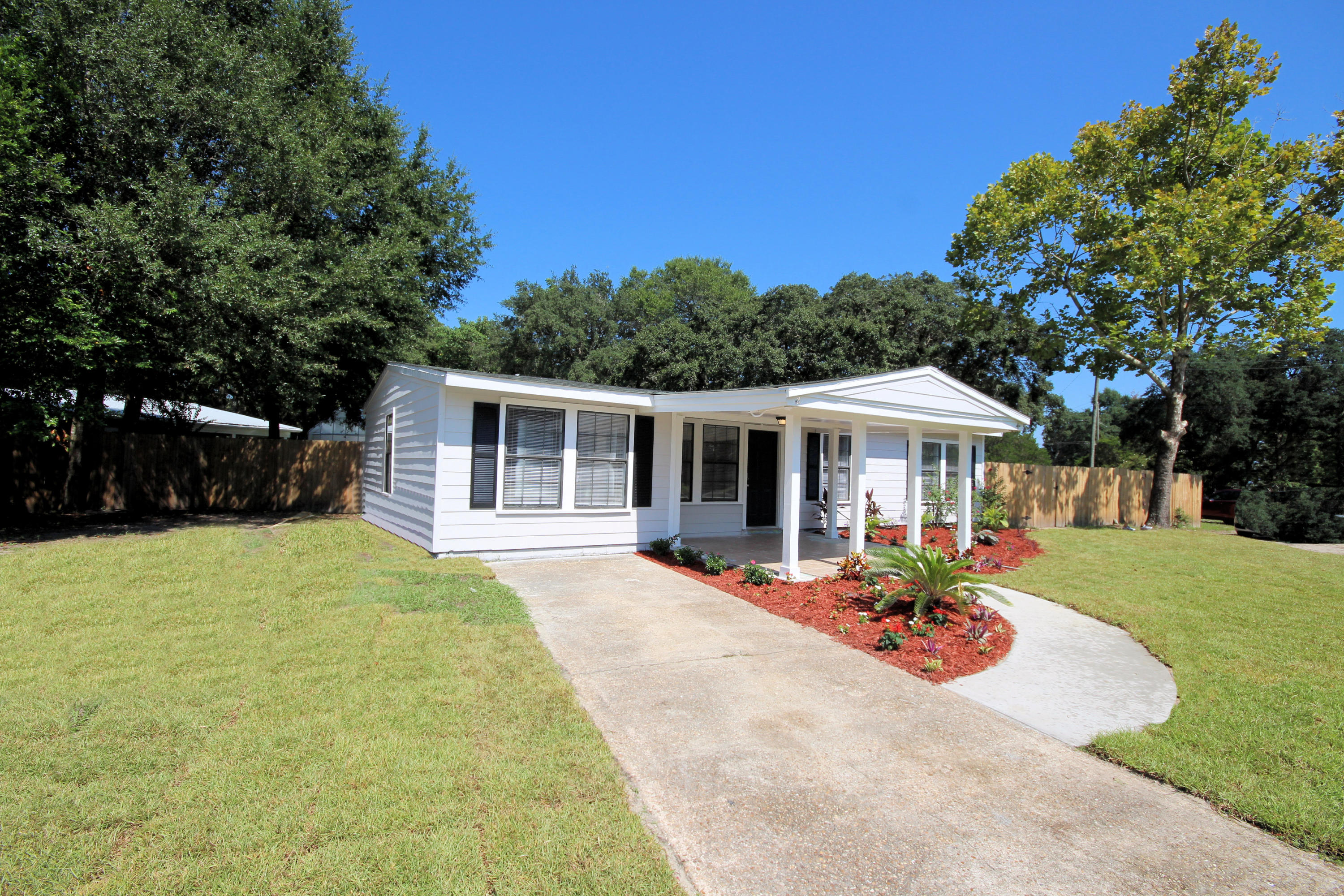 Garnier's Beach 3rd - Residential