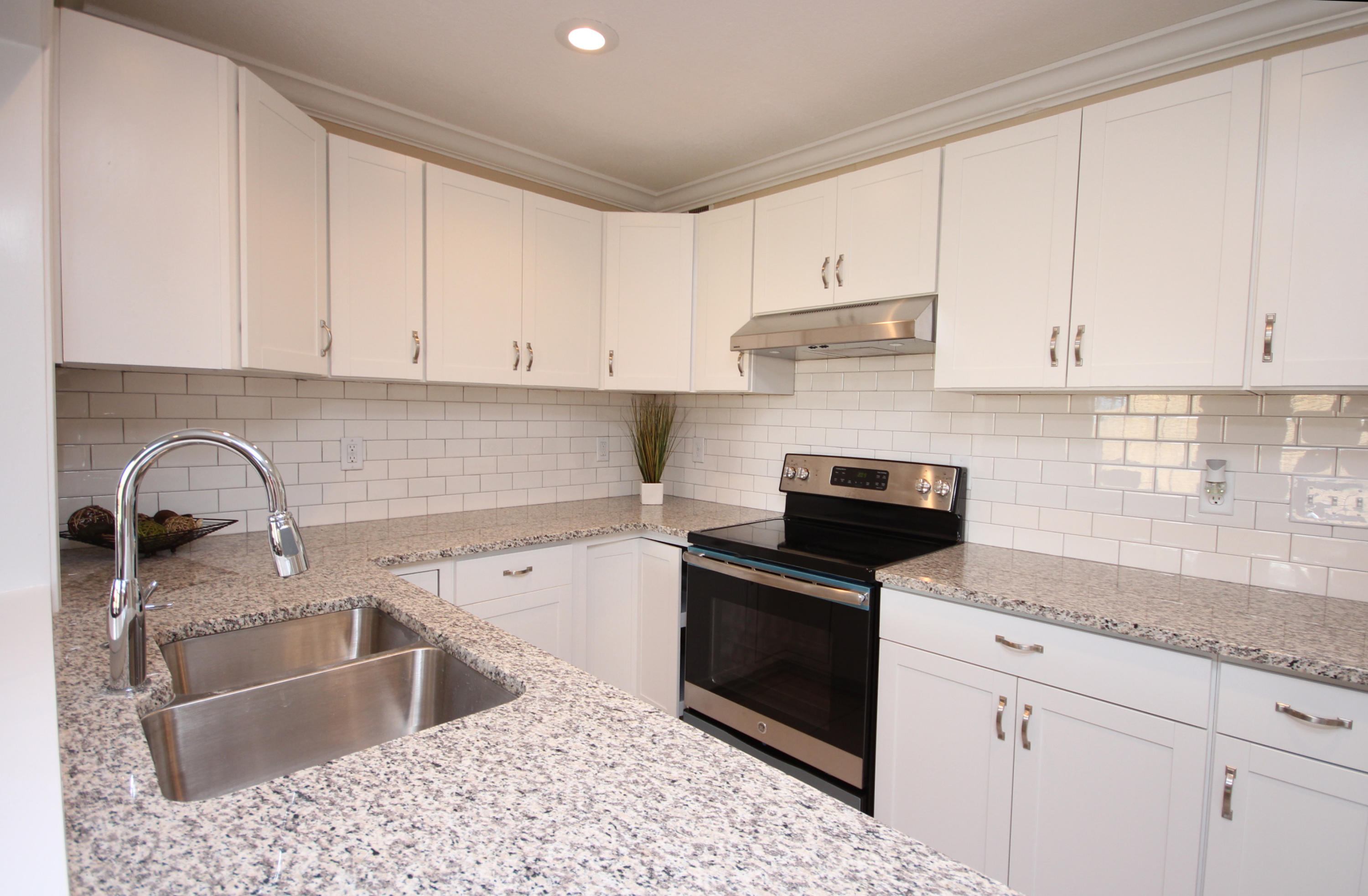 Garnier's Beach 3rd - Residential