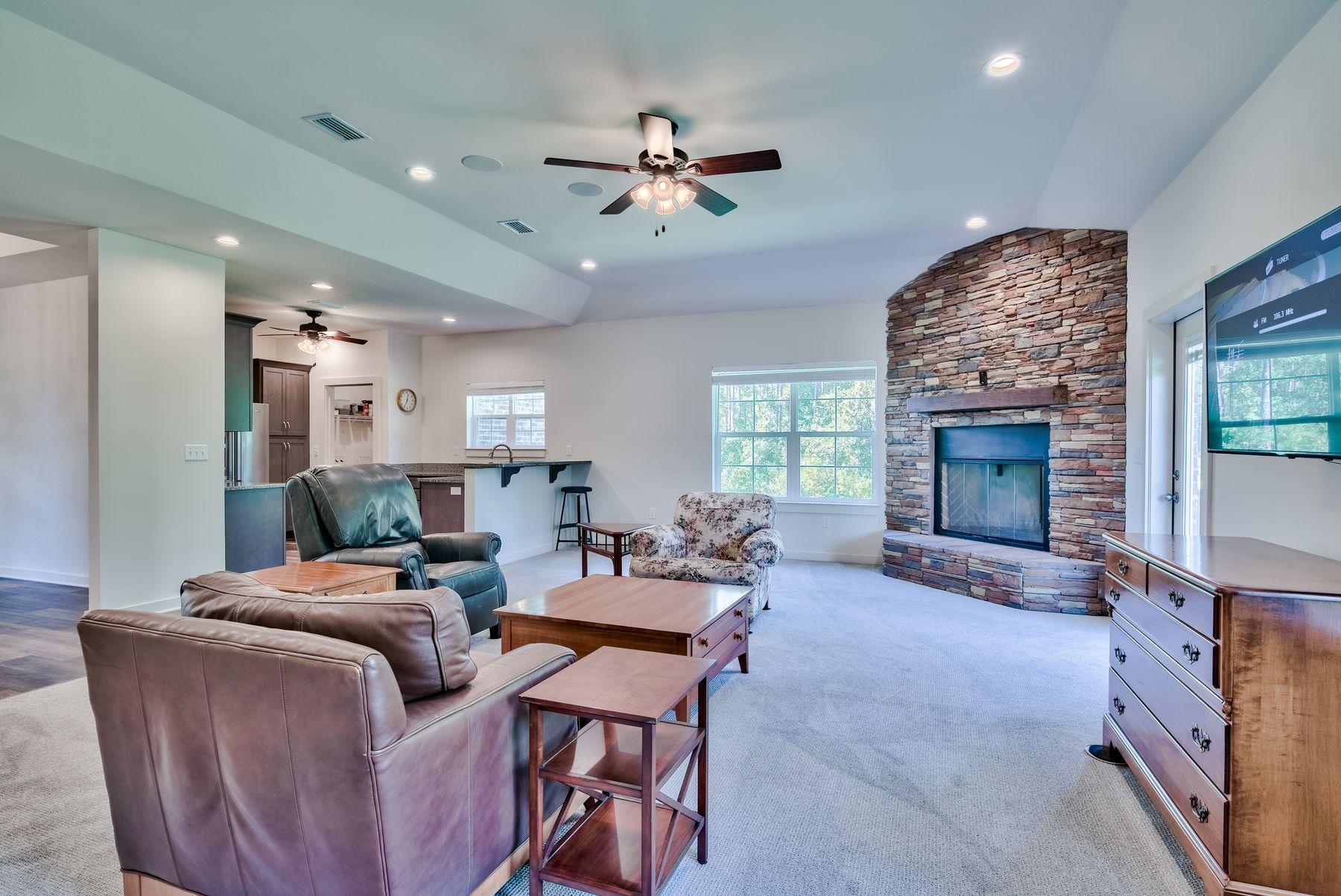 SECLUSION BAY - Residential