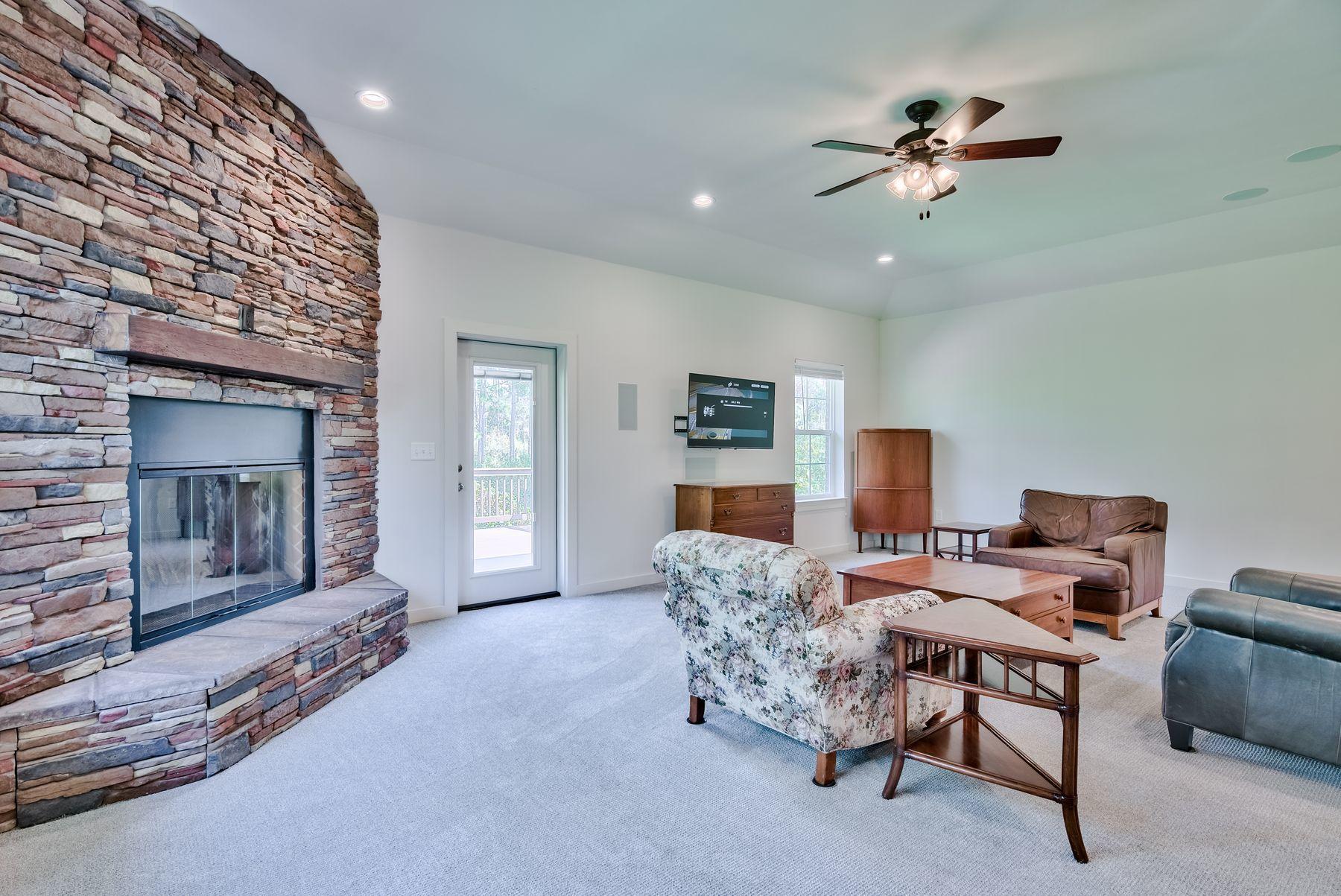 SECLUSION BAY - Residential