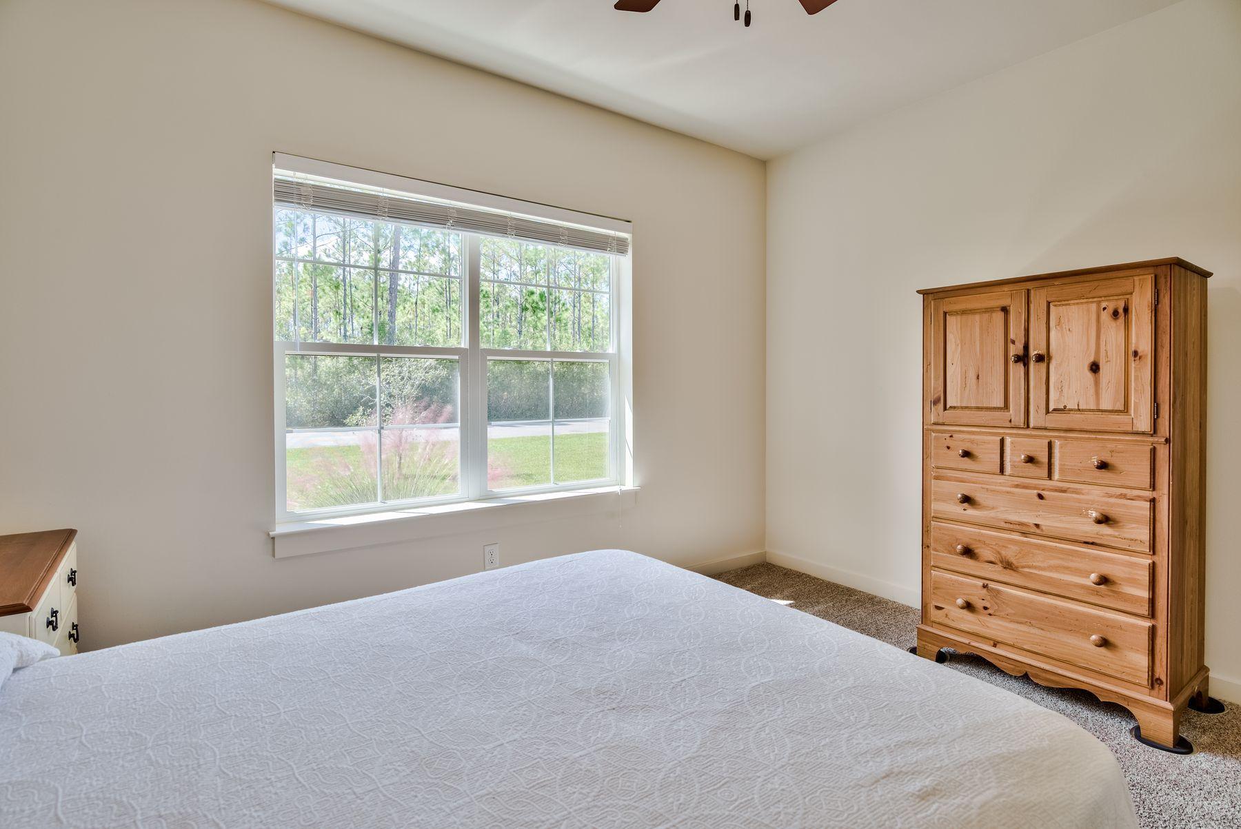 SECLUSION BAY - Residential